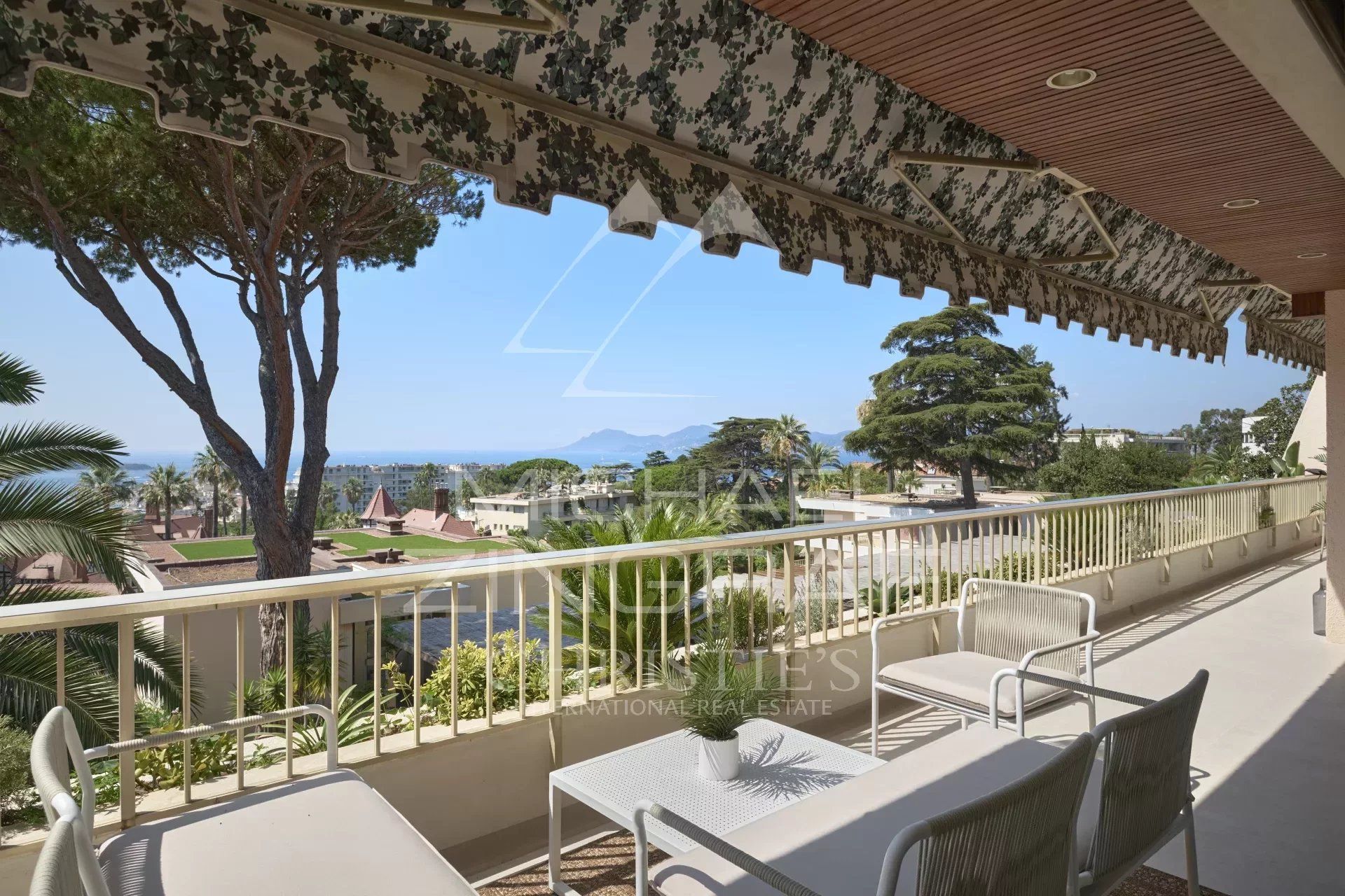 Condominium in Cannes, Alpes-Maritimes 12794278