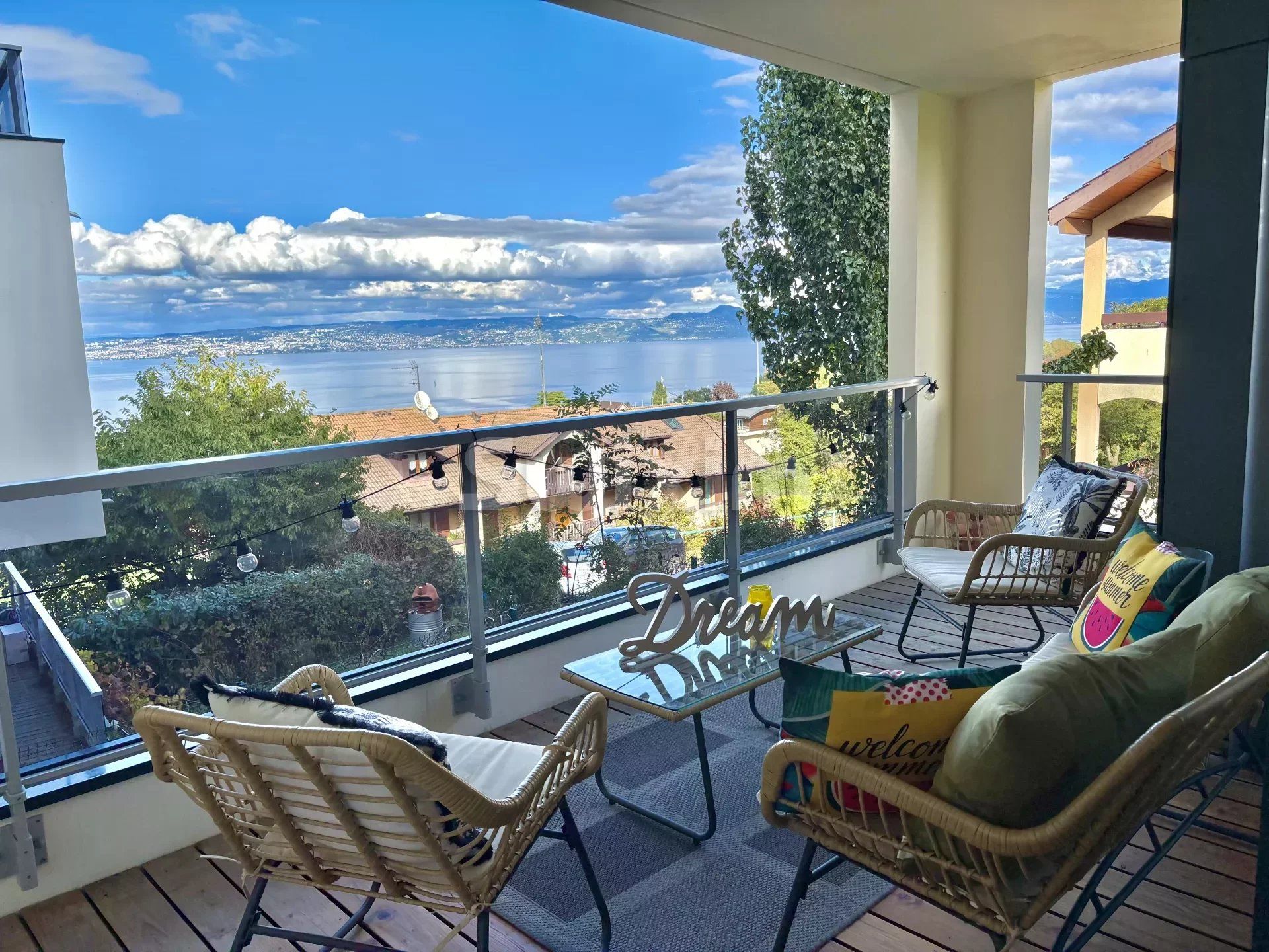 Condominium in Evian-les-Bains, Auvergne-Rhône-Alpes 12794322