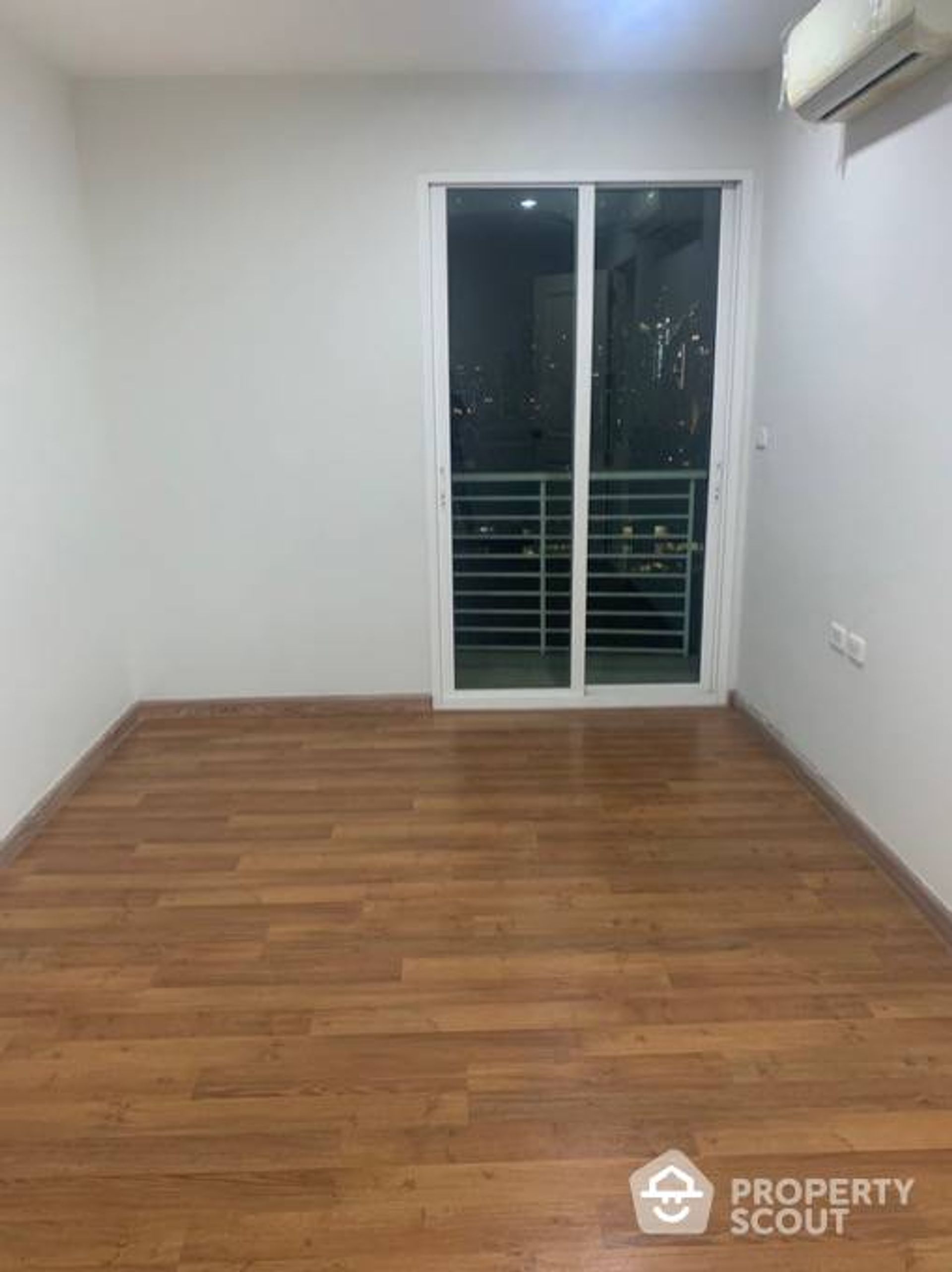 Condominium in Ban Na Song, Krung Thep Maha Nakhon 12794830