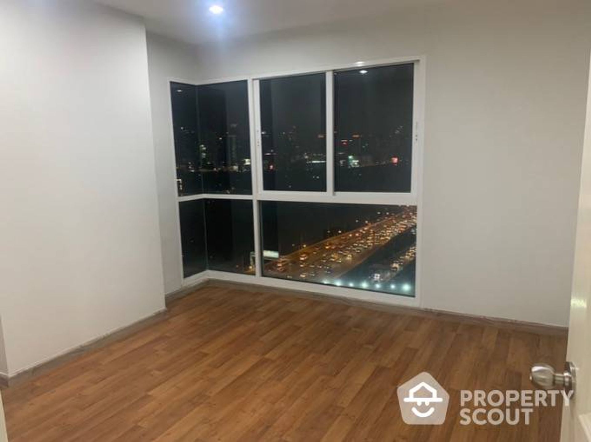 Condominium in Ban Na Song, Krung Thep Maha Nakhon 12794830