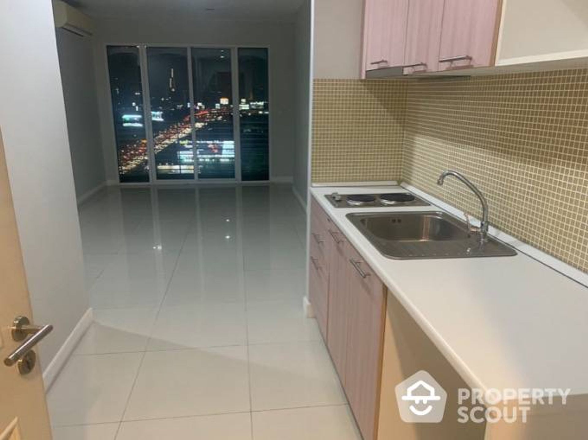 Condominium in Ban Na Song, Krung Thep Maha Nakhon 12794830