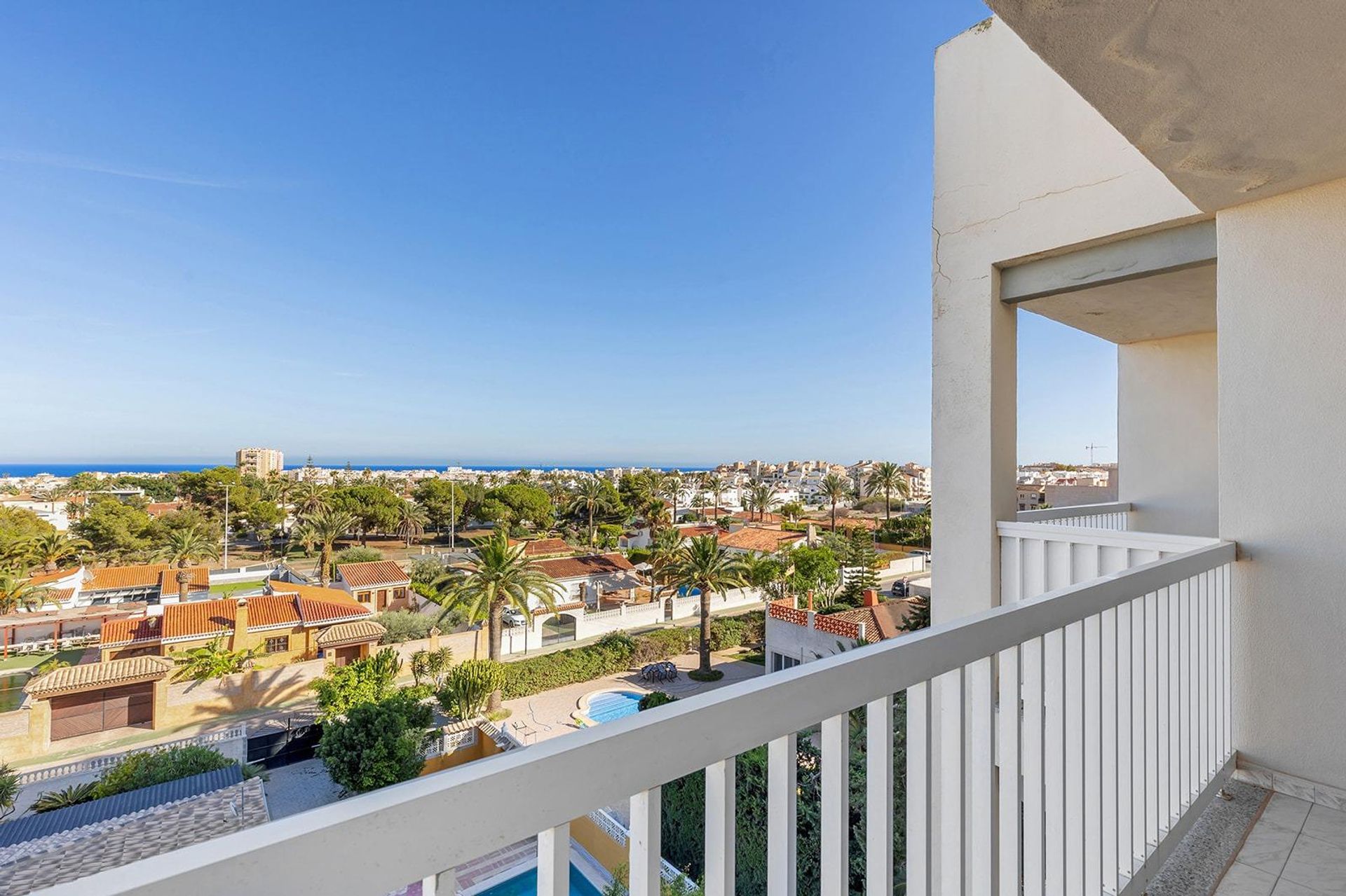 Condominium in Torrevieja, Comunidad Valenciana 12796704