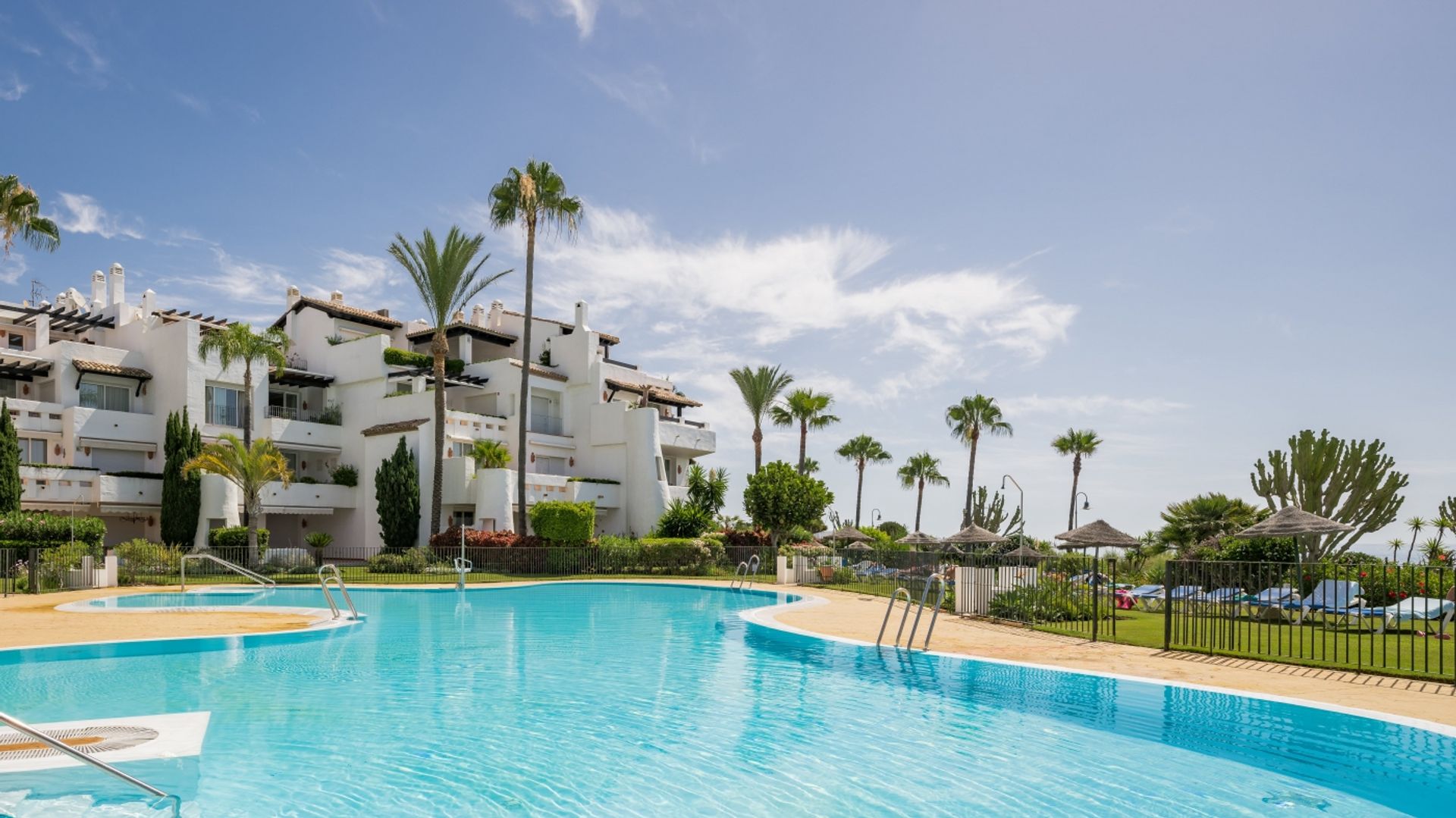 Condominium dans Estepona, Andalousie 12796888