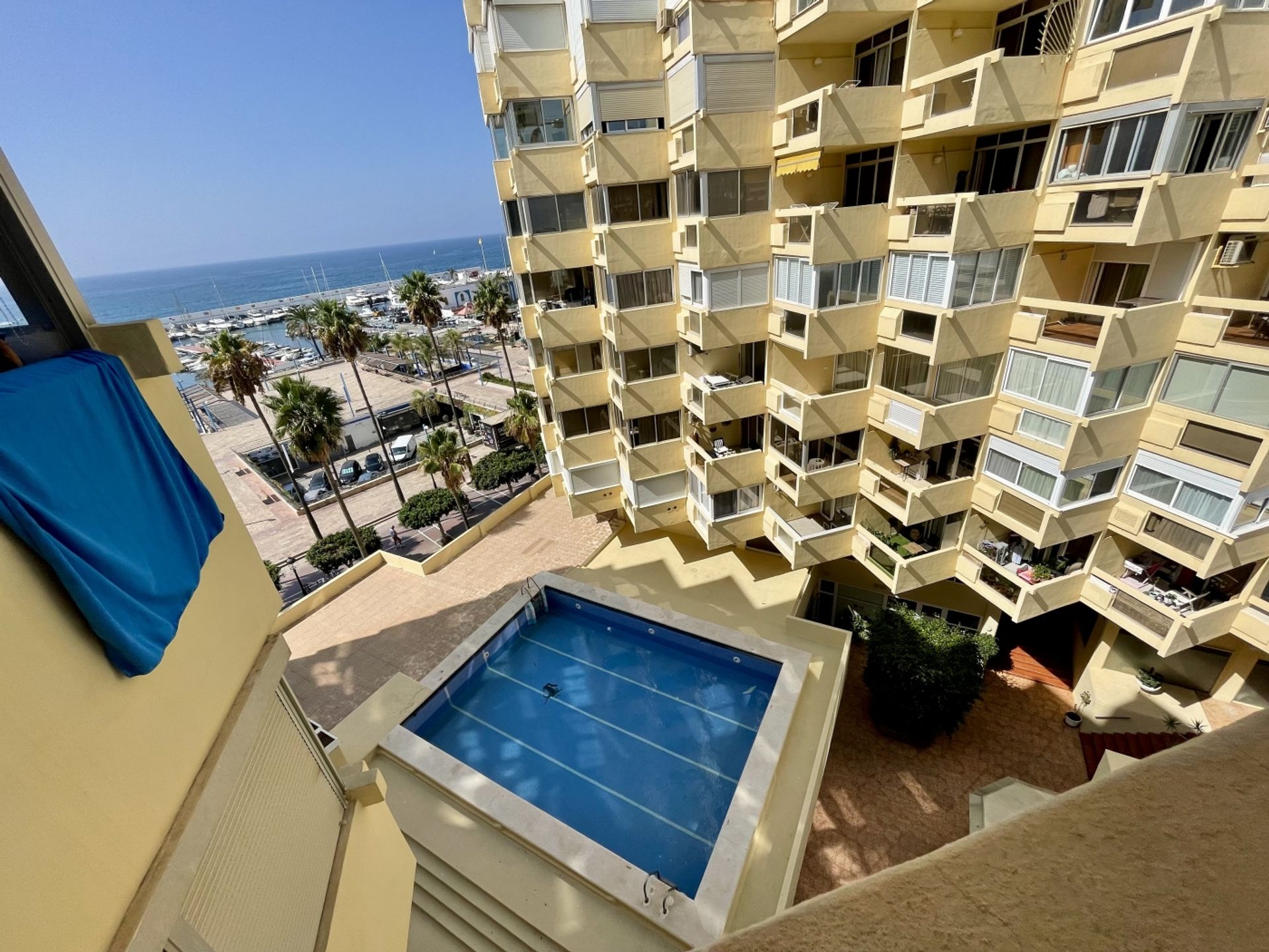 Condominium in Marbella, Andalucía 12797079