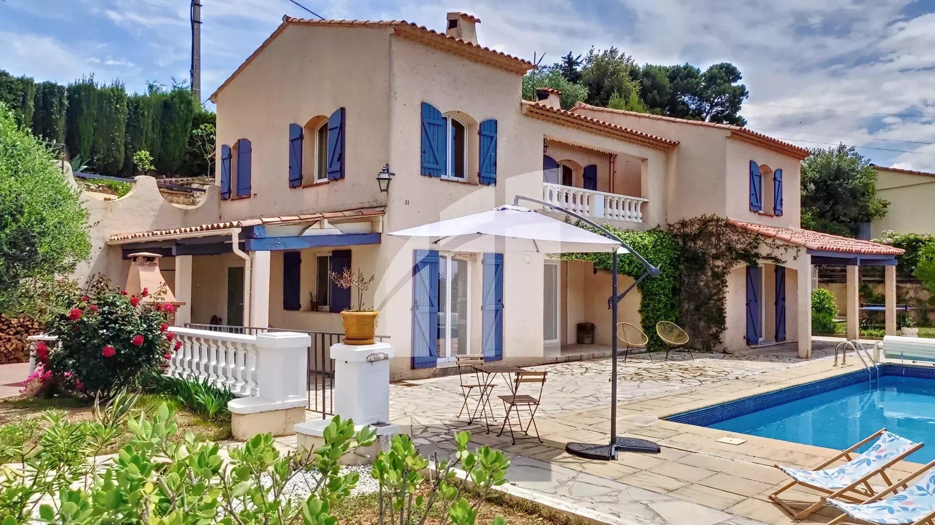 Hus i Saint-Roman, Provence-Alpes-Cote d'Azur 12797315