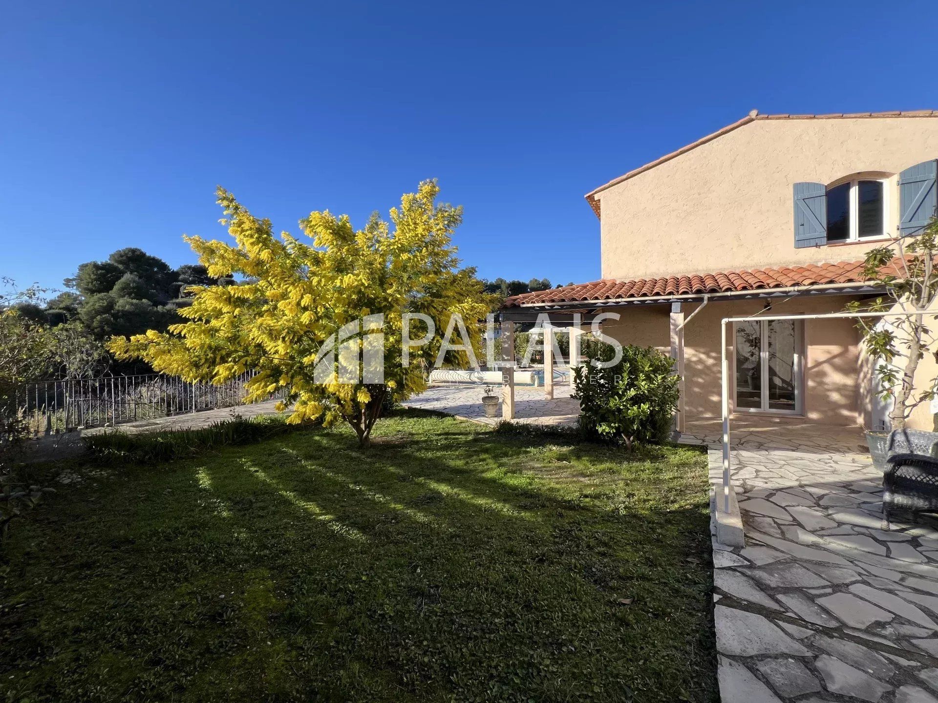 Casa nel Saint-Roman, Provence-Alpes-Cote d'Azur 12797315