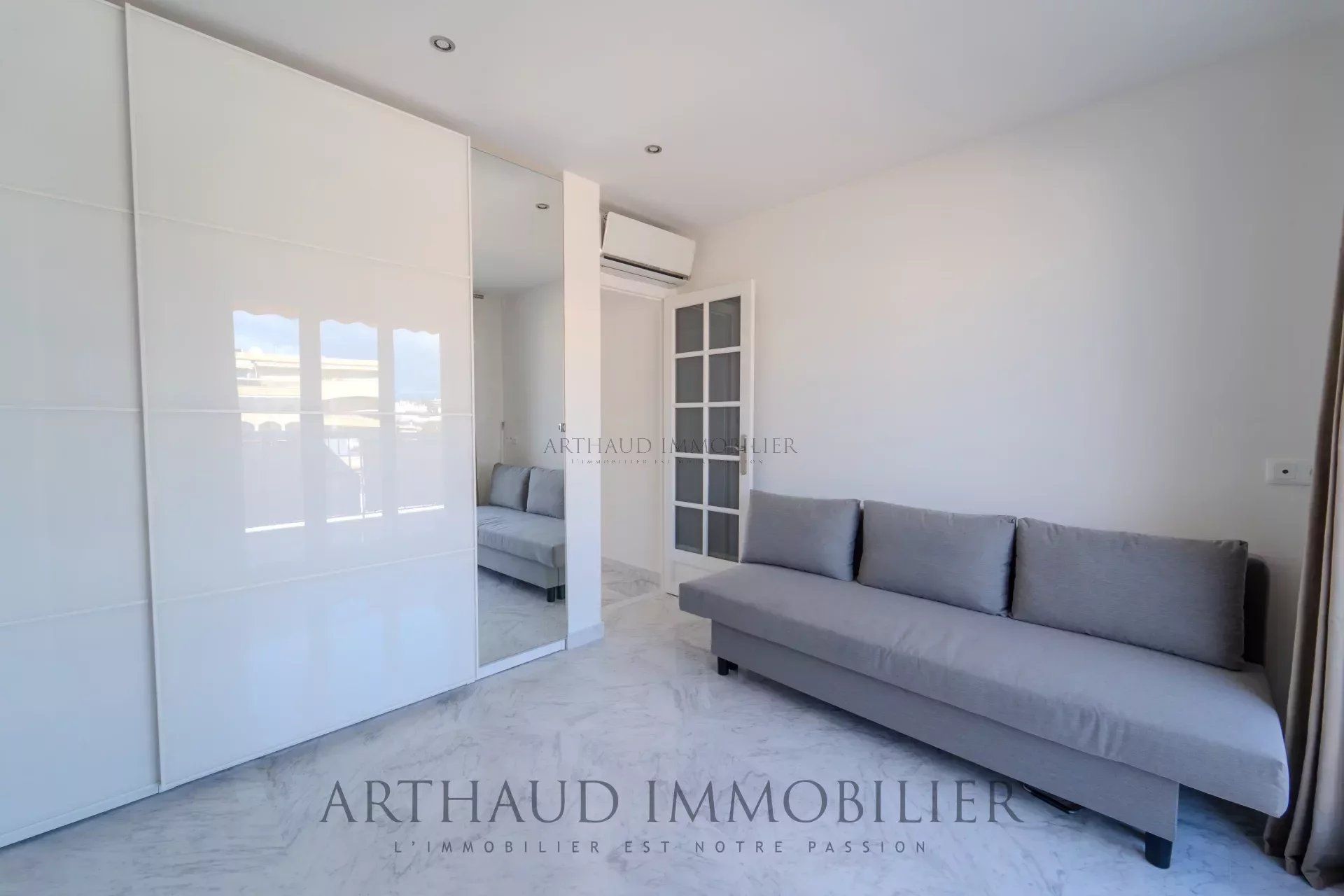 Condominio en Juan-les-Pins, Alpes-Maritimes 12797386