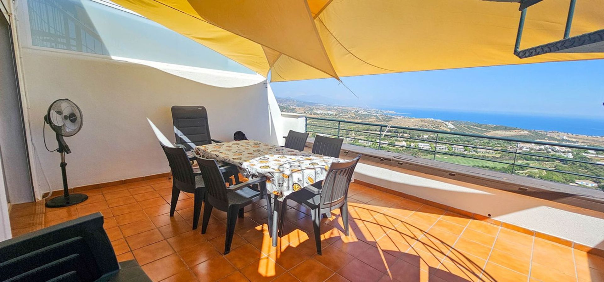 Condominium in San Luis de Sabinillas, Andalusië 12798624