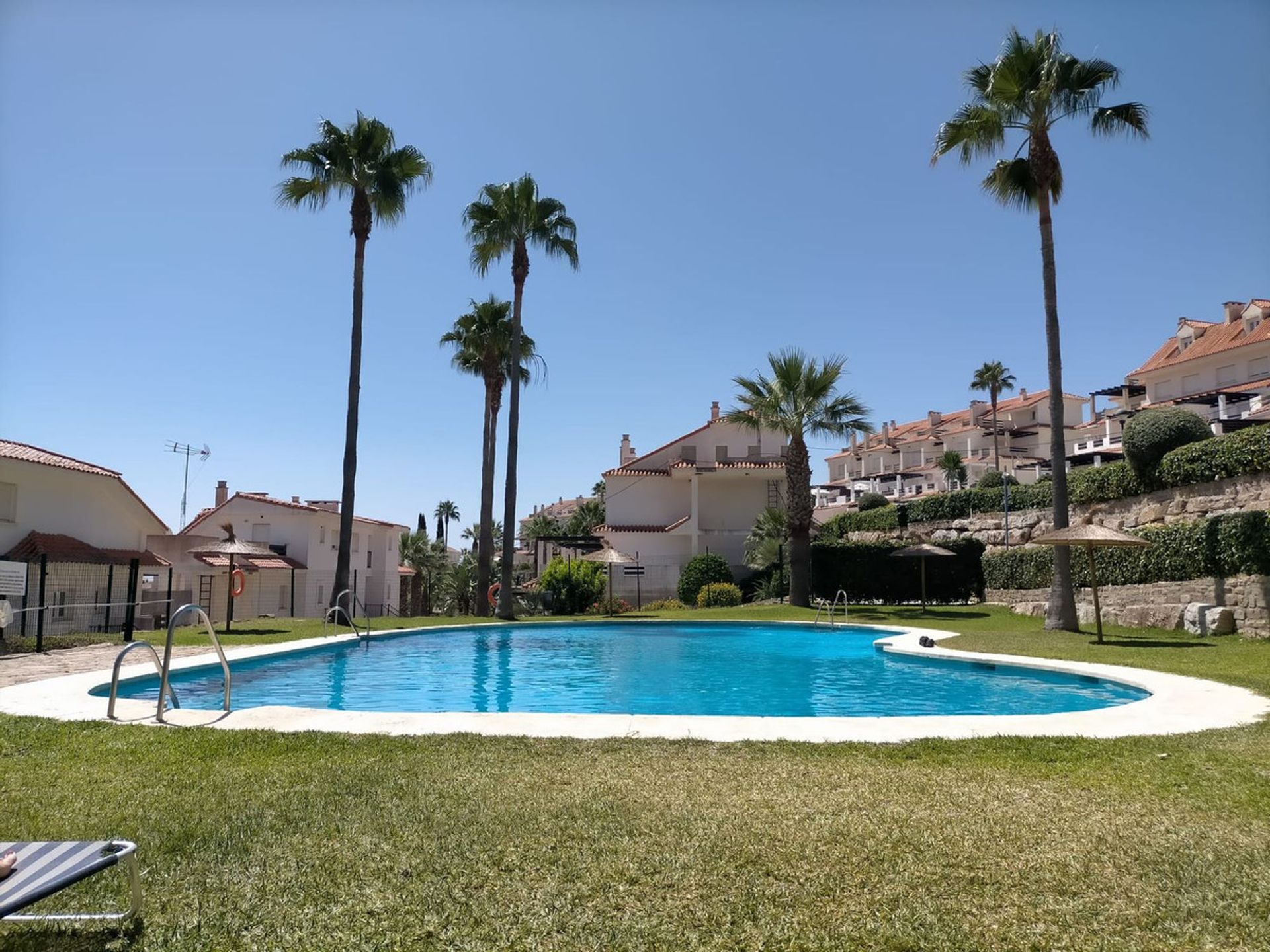 Condominio en Castillo de Sabinillas, Andalucía 12798780