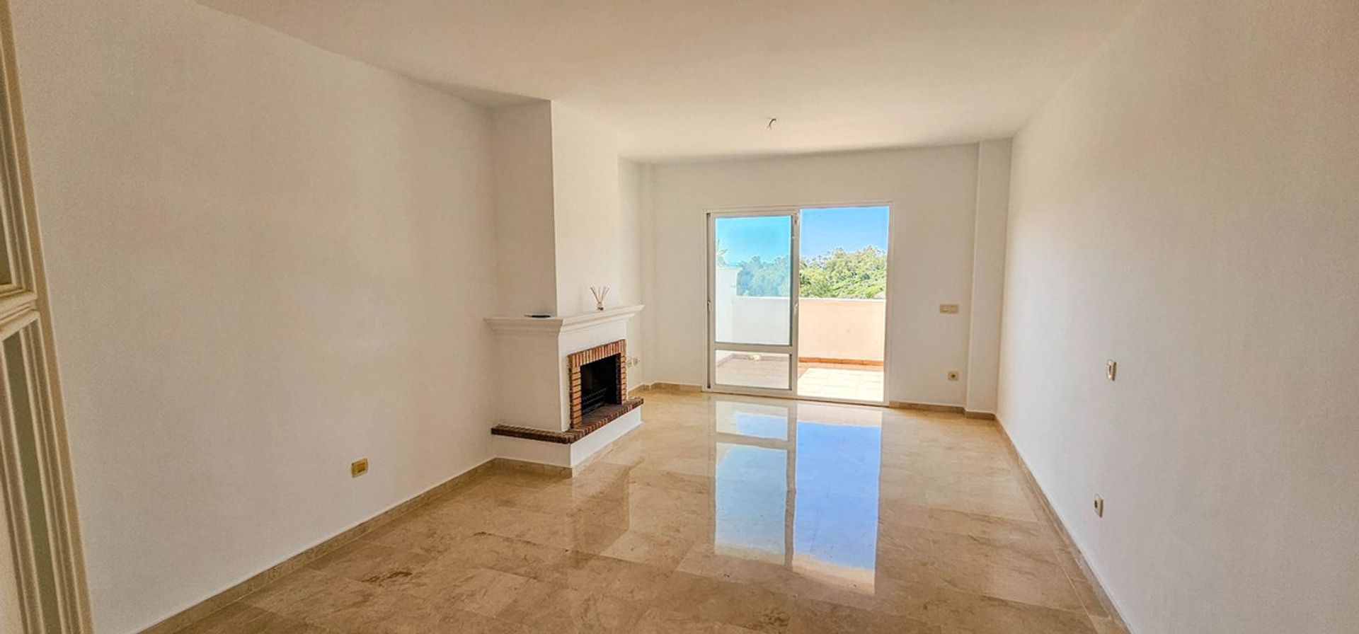 Condominium in San Luis de Sabinillas, Andalusië 12798864