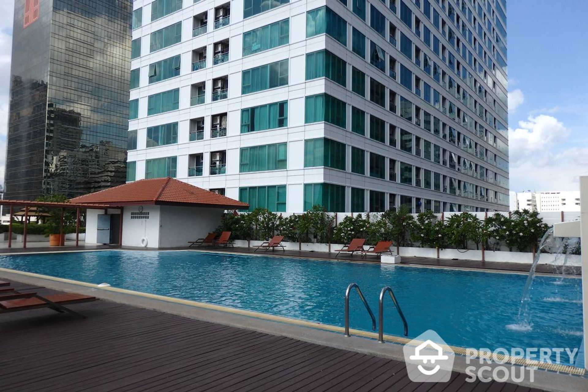 Condominium in Ban Na Lied, Krung Thep Maha Nakhon 12799118