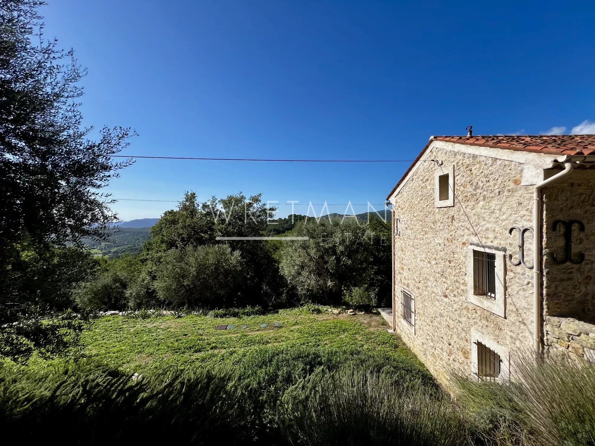 Rumah di Fayence, Provence-Alpes-Cote d'Azur 12799150