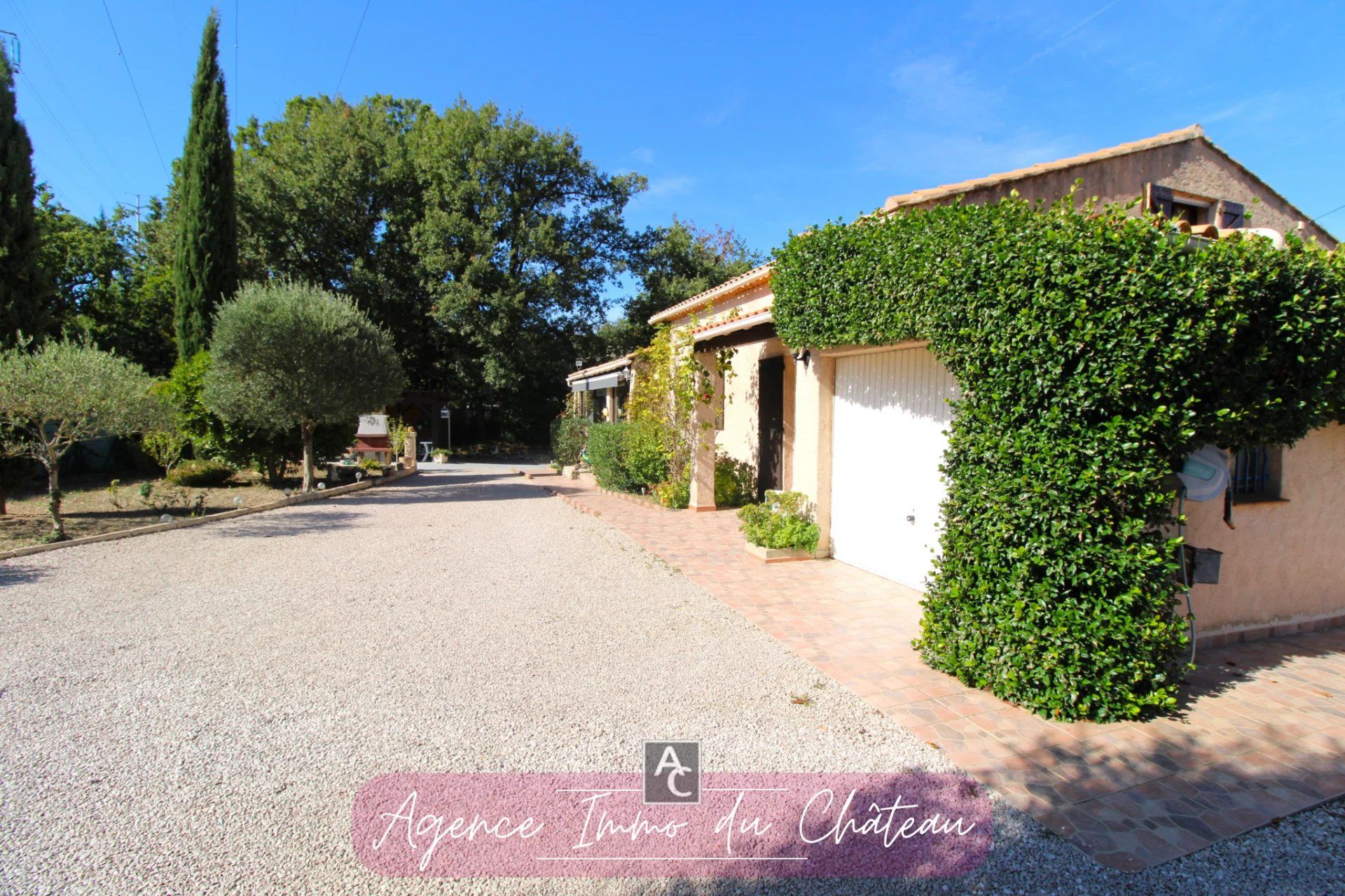 Rumah di Rocbaron, Provence-Alpes-Cote d'Azur 12799182