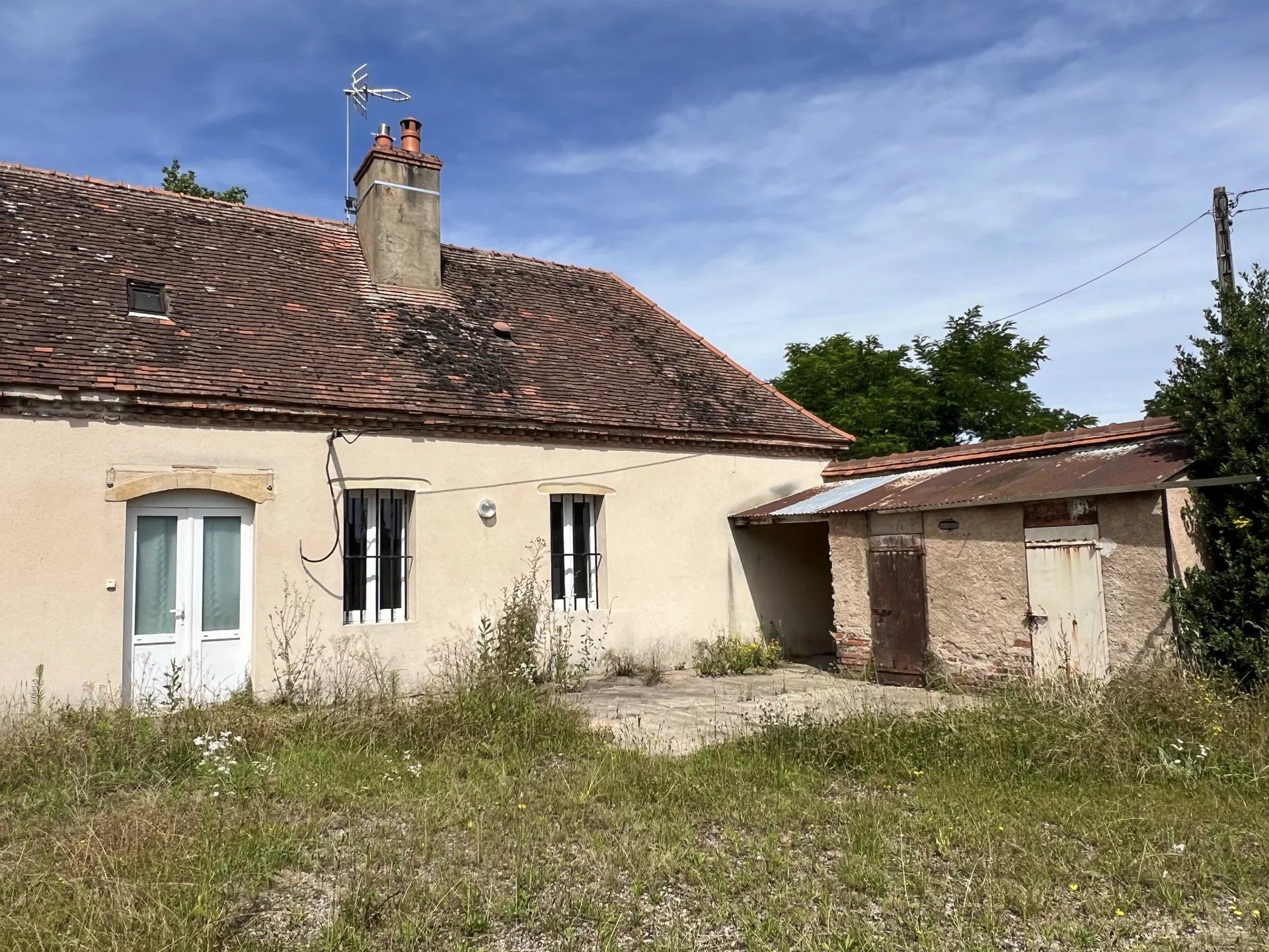 Hus i Dompierre-sur-Besbre, Allier 12799193