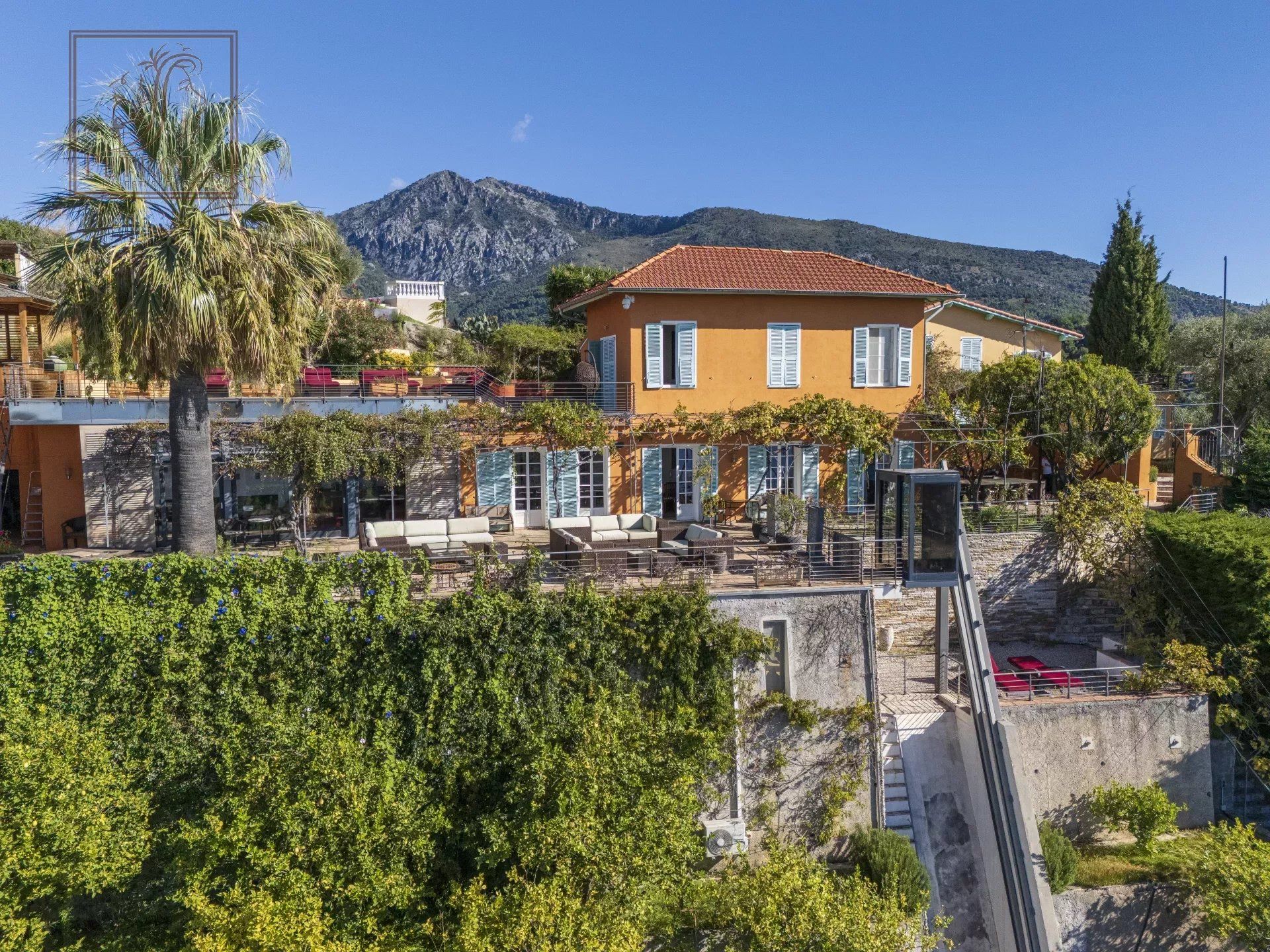 casa en Menton, Provence-Alpes-Cote d'Azur 12799195