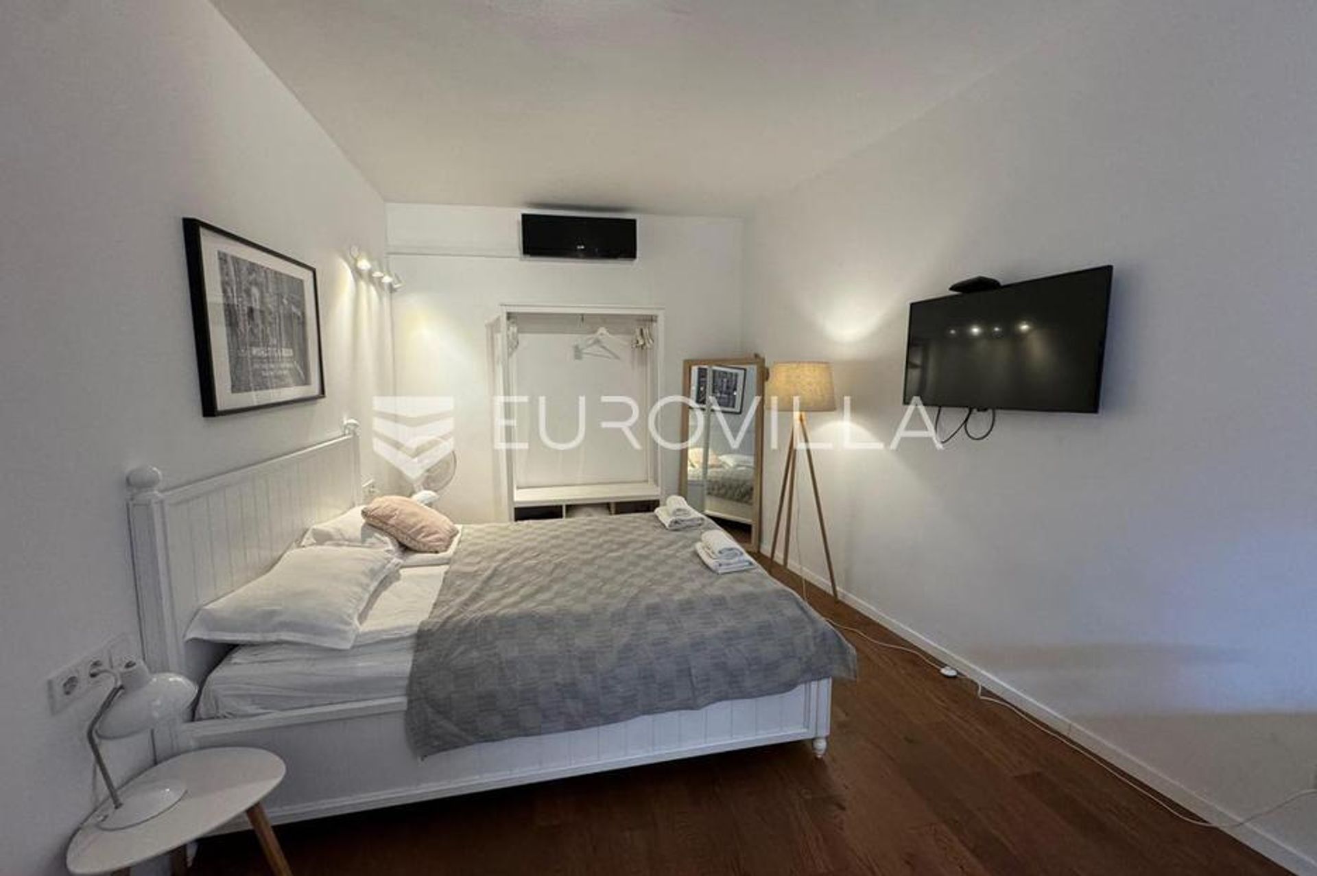 Condominium dans Rovinj, Istarska Zupanija 12799327