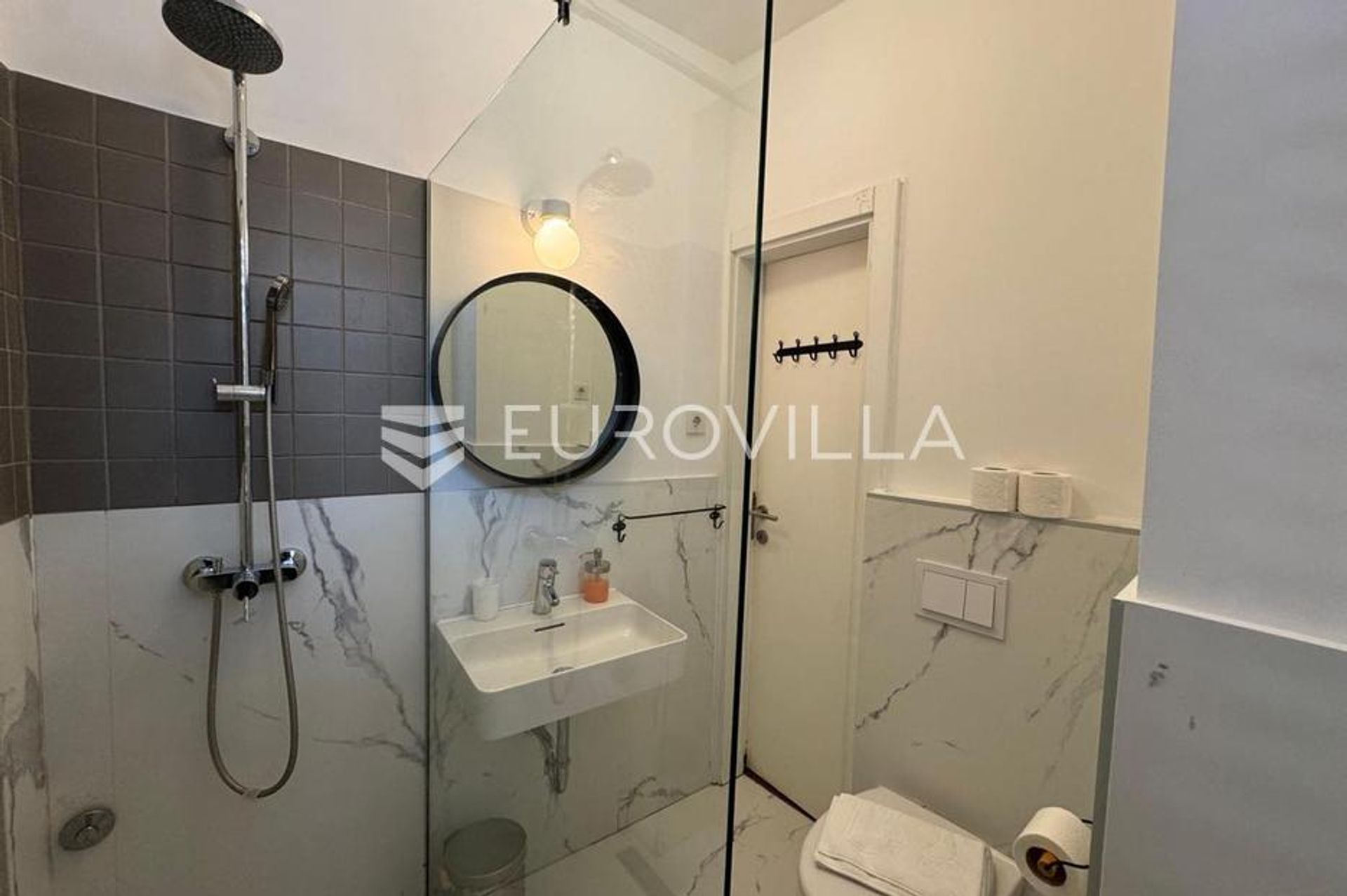 Condominium dans Rovinj, Istarska županija 12799327