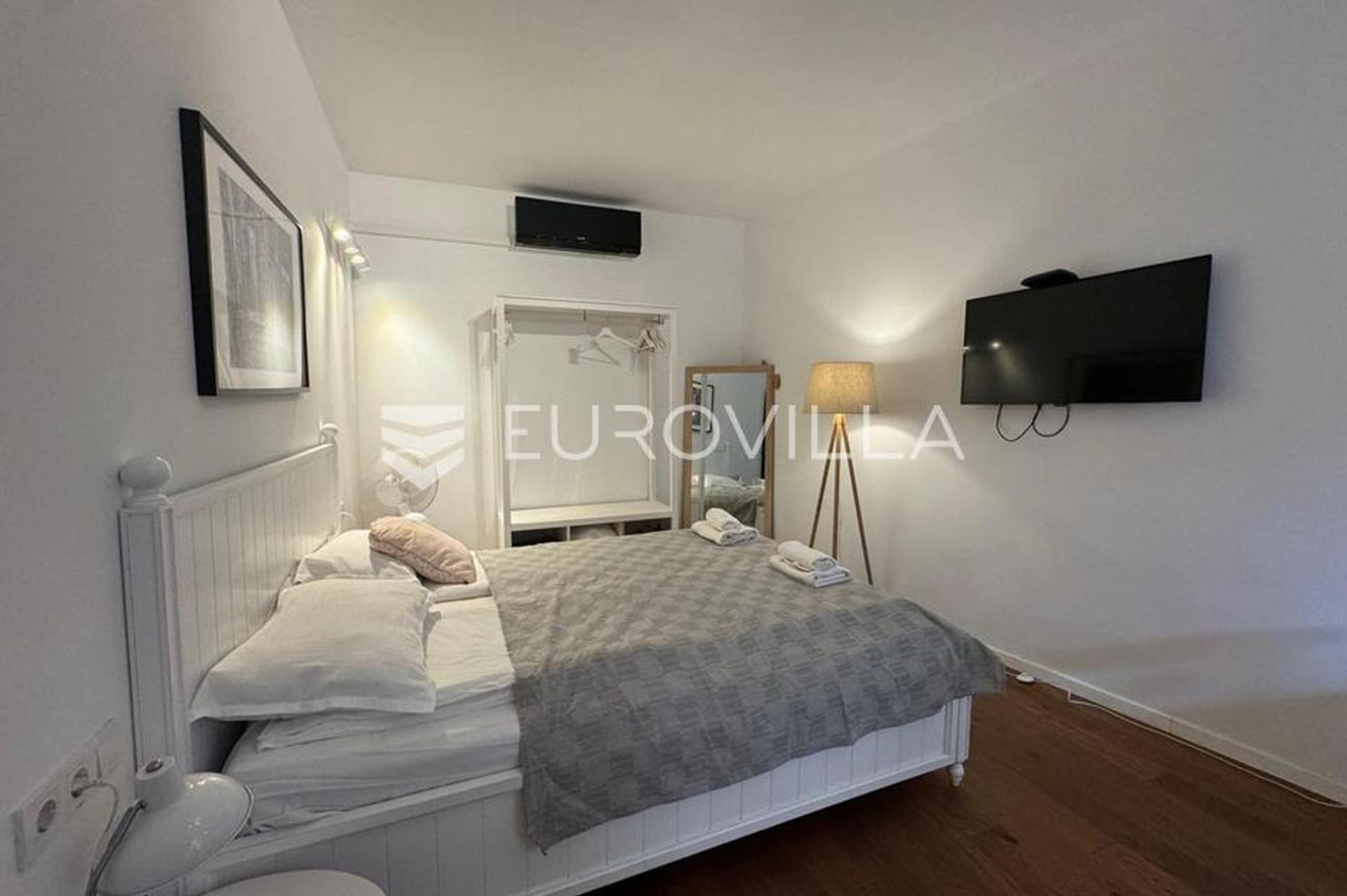 Condominium dans Rovinj, Istarska Zupanija 12799327