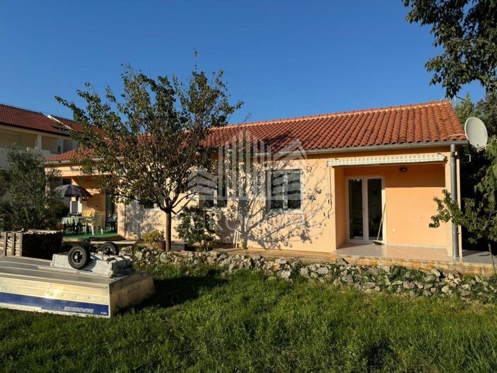 住宅 在 Ugljan, Zadar County 12800068