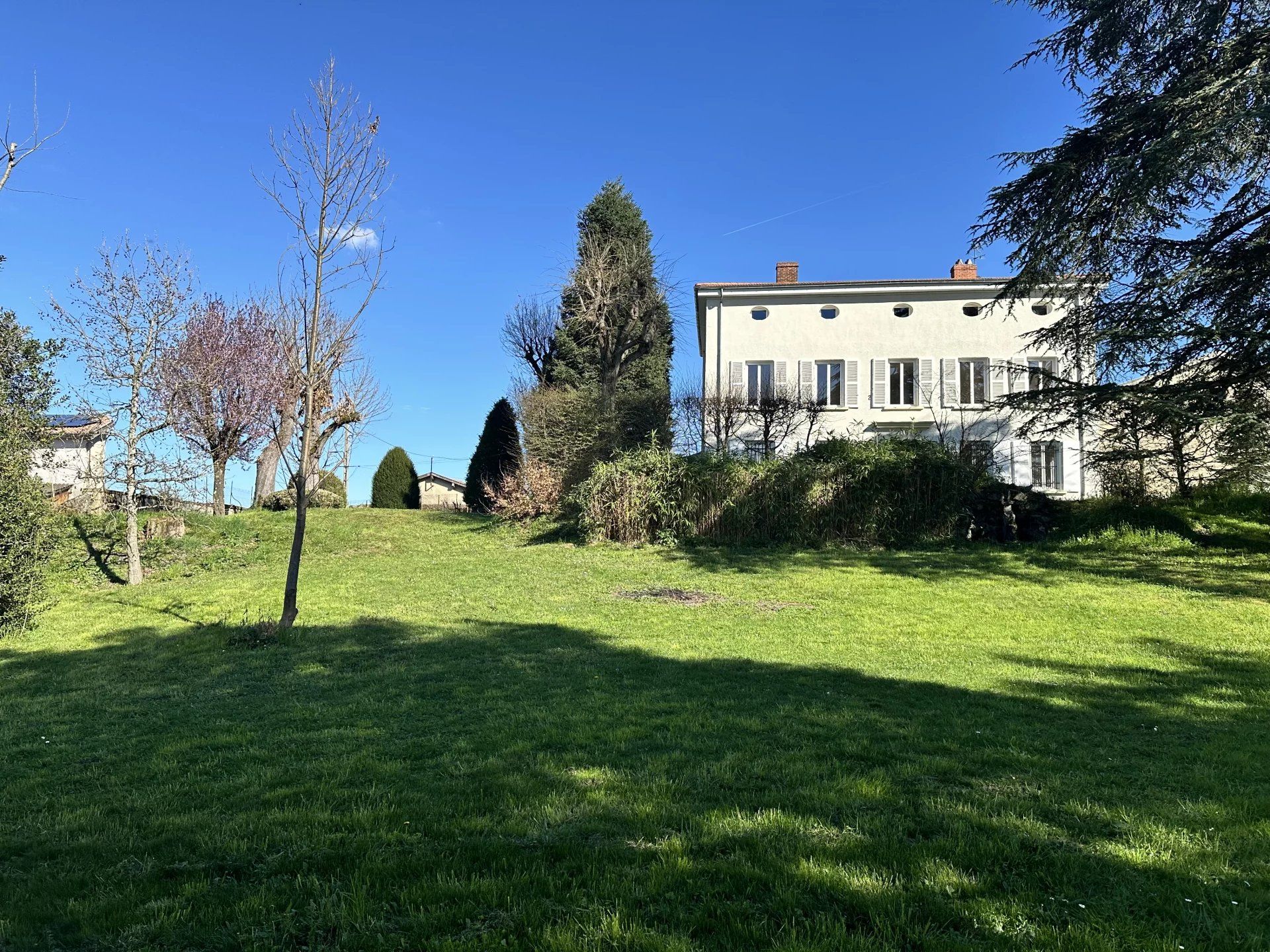 سكني في Vienne, Isère 12800287