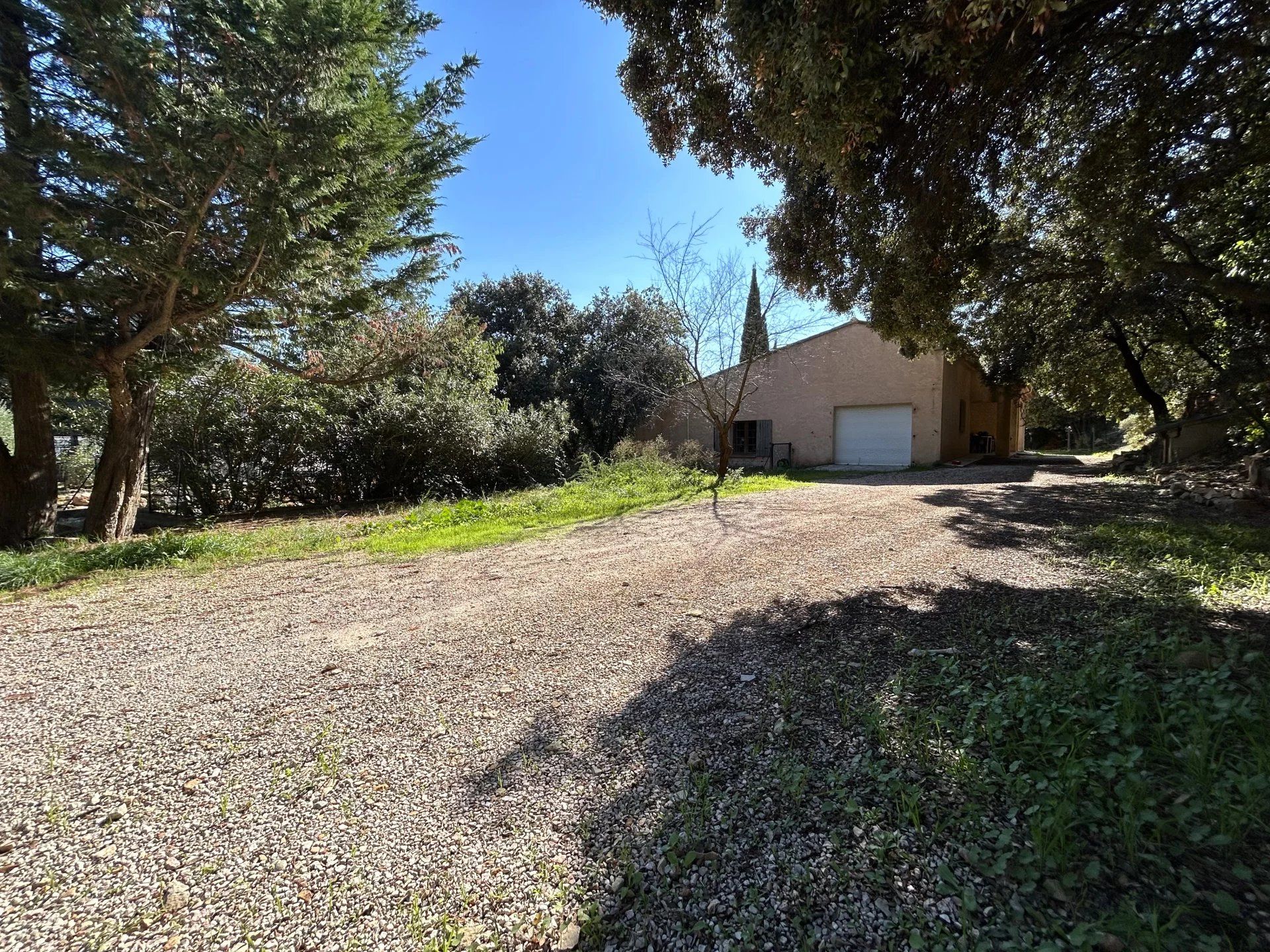 سكني في Sainte-Anastasie-sur-Issole, Var 12800376