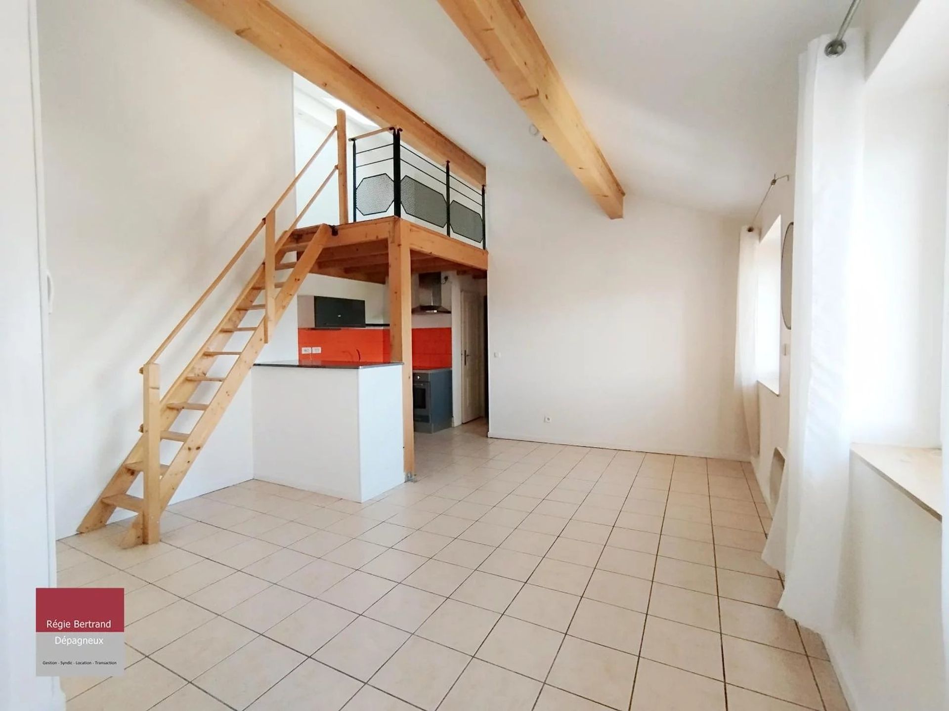 Condominium dans Saint-Jean-d'Ardieres, Auvergne-Rhone-Alpes 12800497