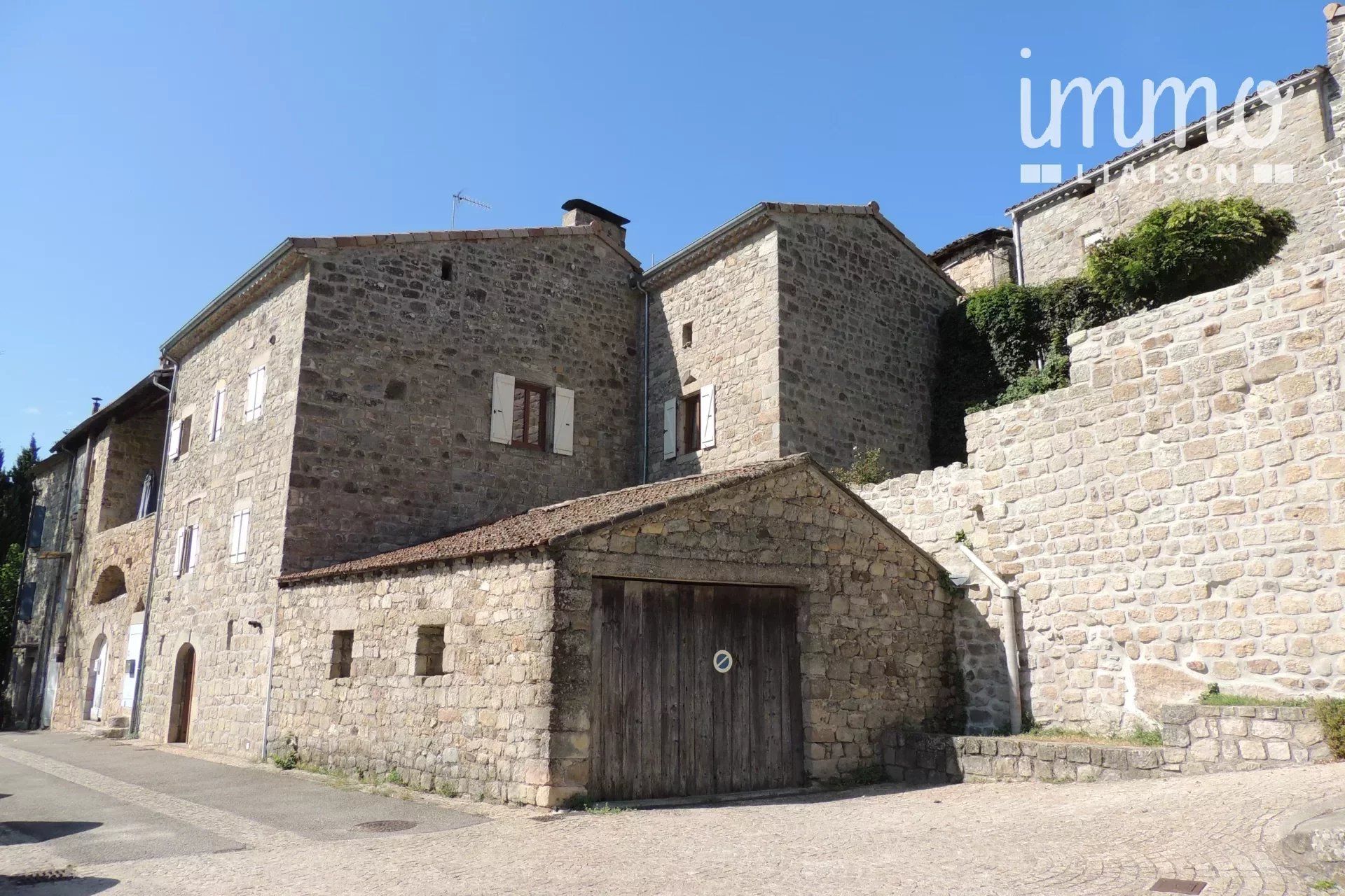 Haus im Aubenas, Auvergne-Rhône-Alpes 12800653