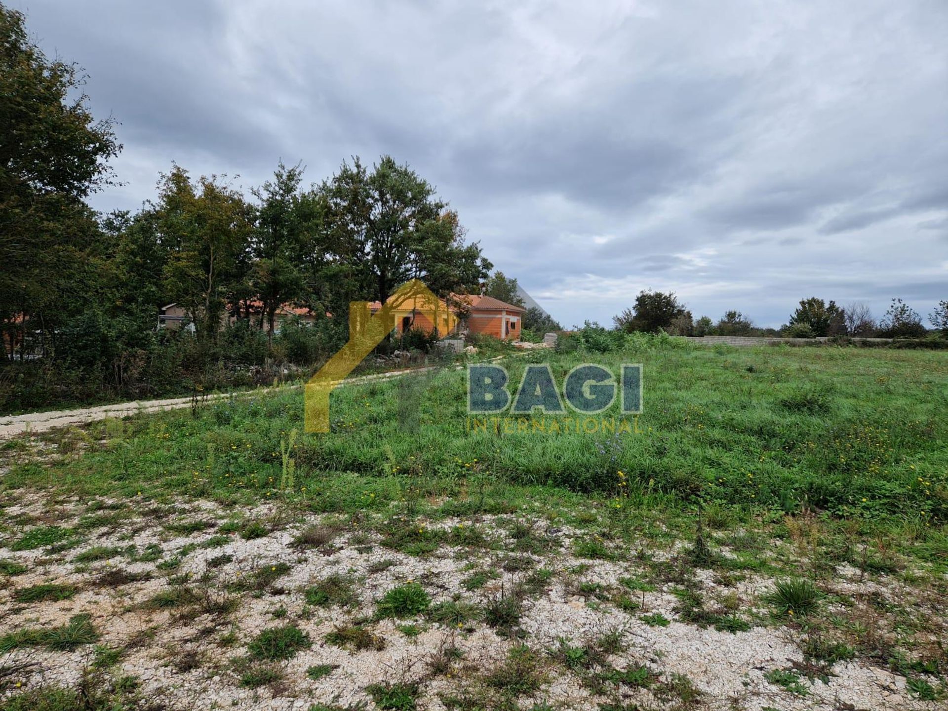 Land in Žminj, Istria County 12800977