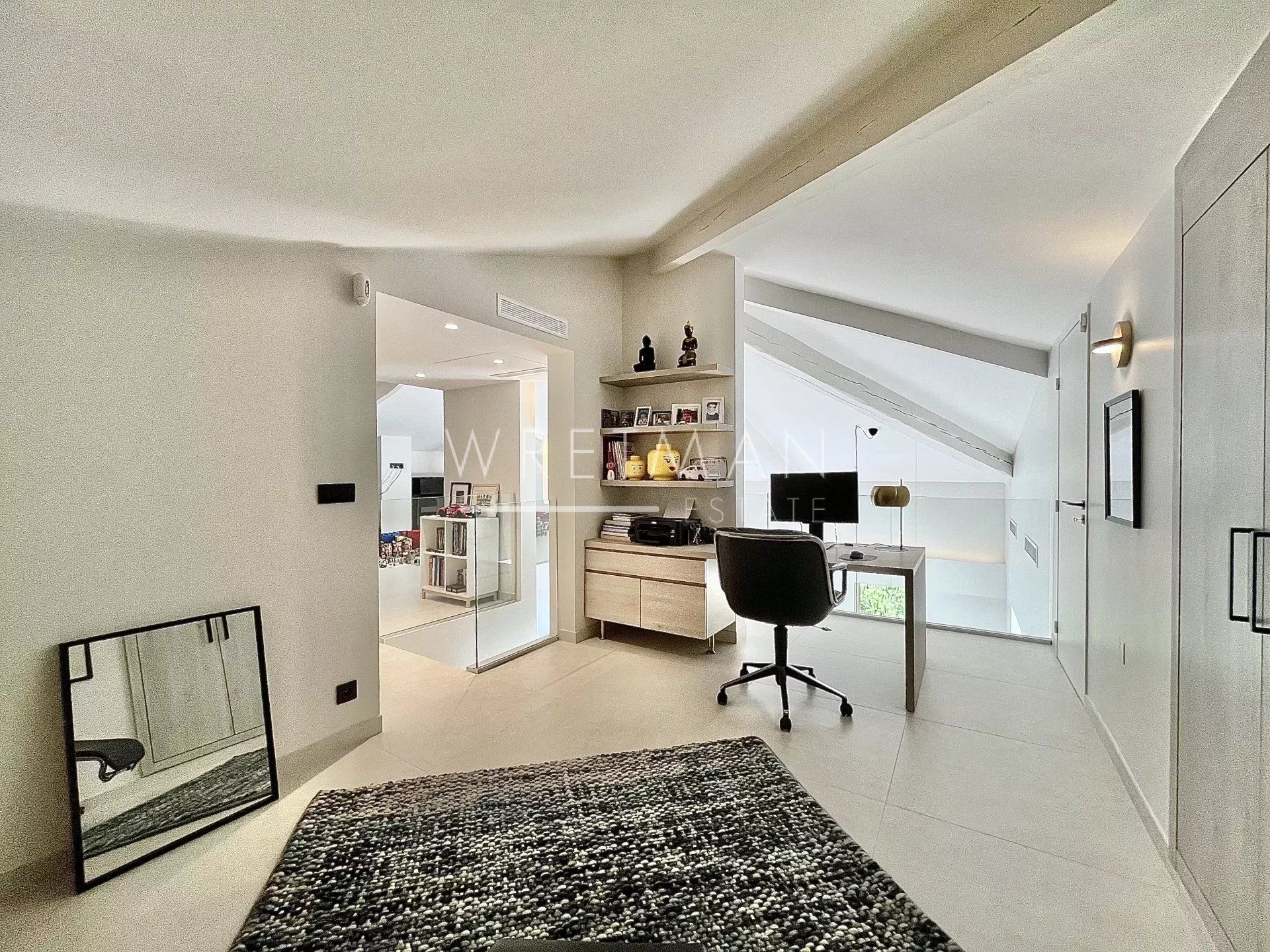 Condominium dans Cannes, Alpes-Maritimes 12801253