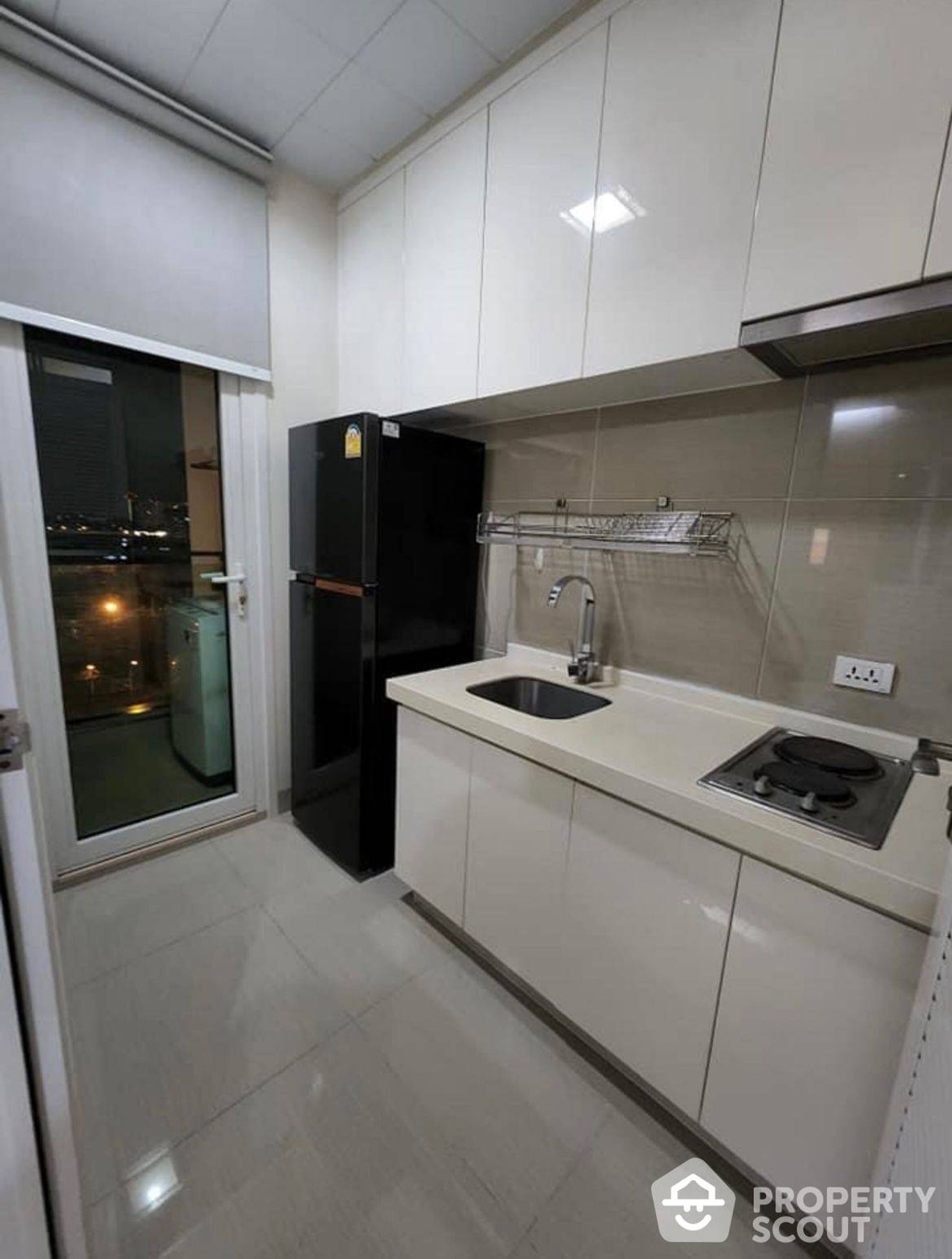 Condominium in Ban Na Song, Krung Thep Maha Nakhon 12802155