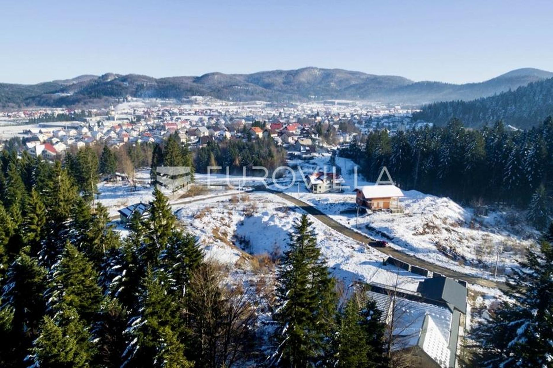 casa en Delnice, Primorsko-goranska županija 12802330