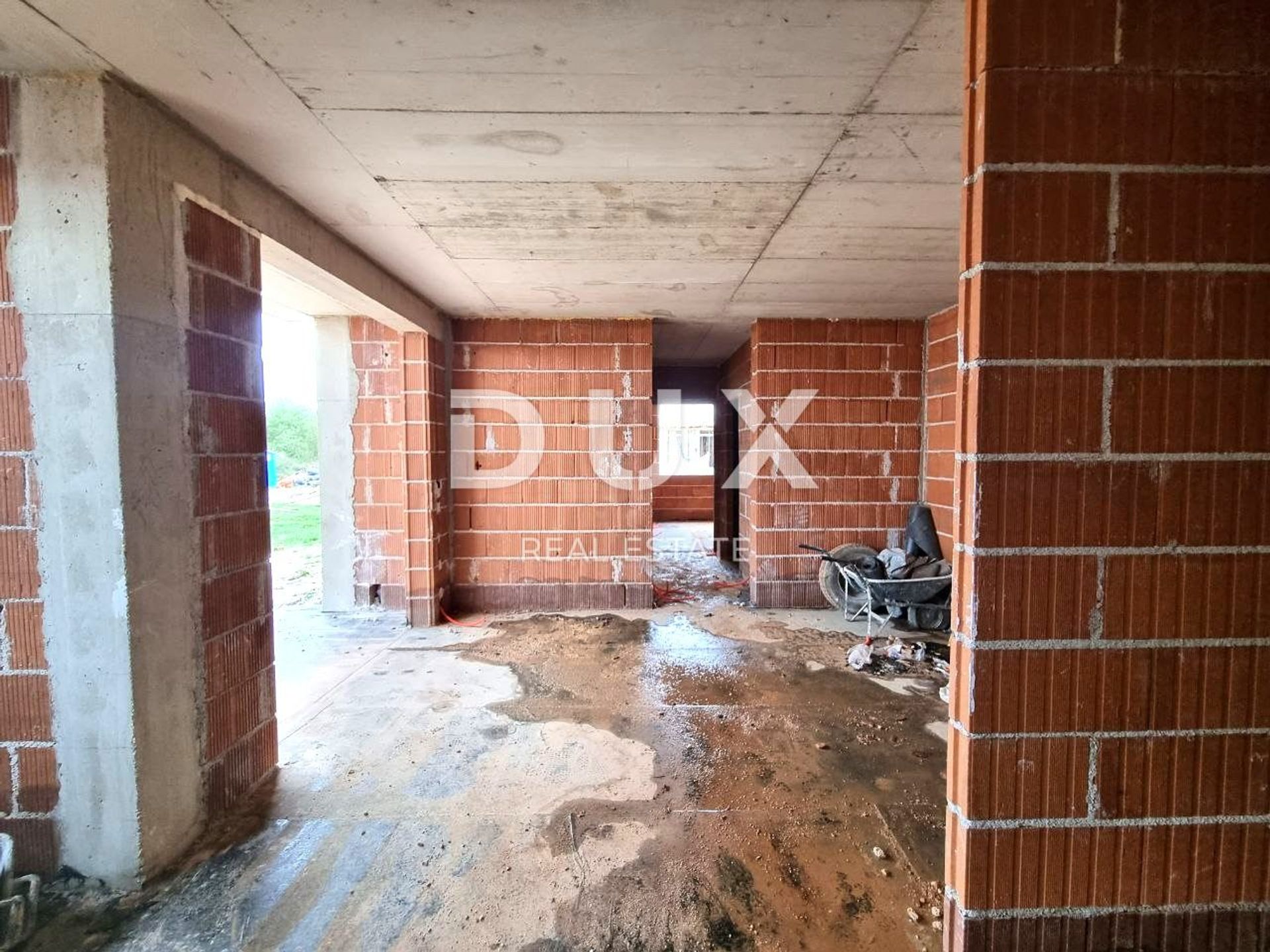 Condominium in Tar, Istria County 12802388