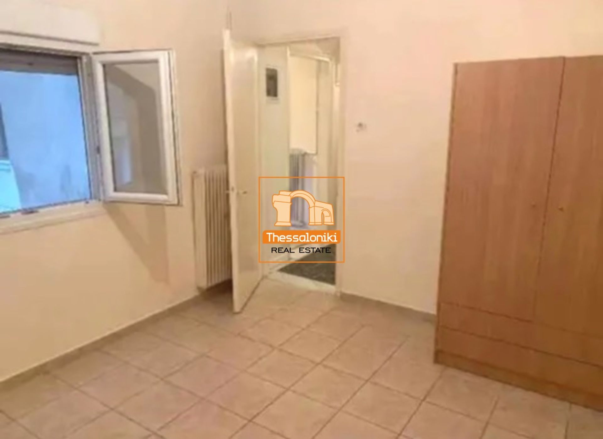 Condominio en Thessaloniki,  12802467