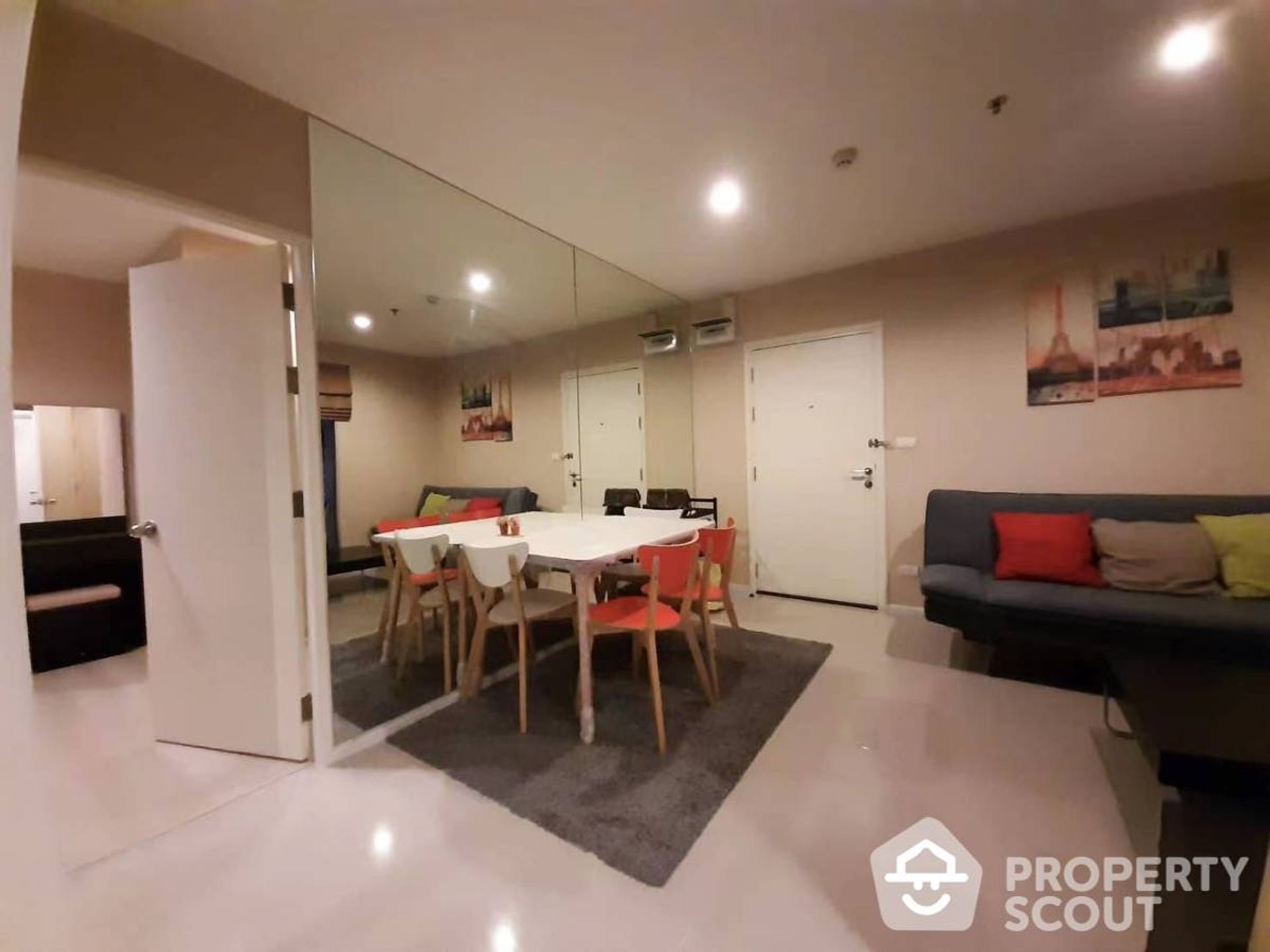 Condominium in Phra Khanong, Krung Thep Maha Nakhon 12802946