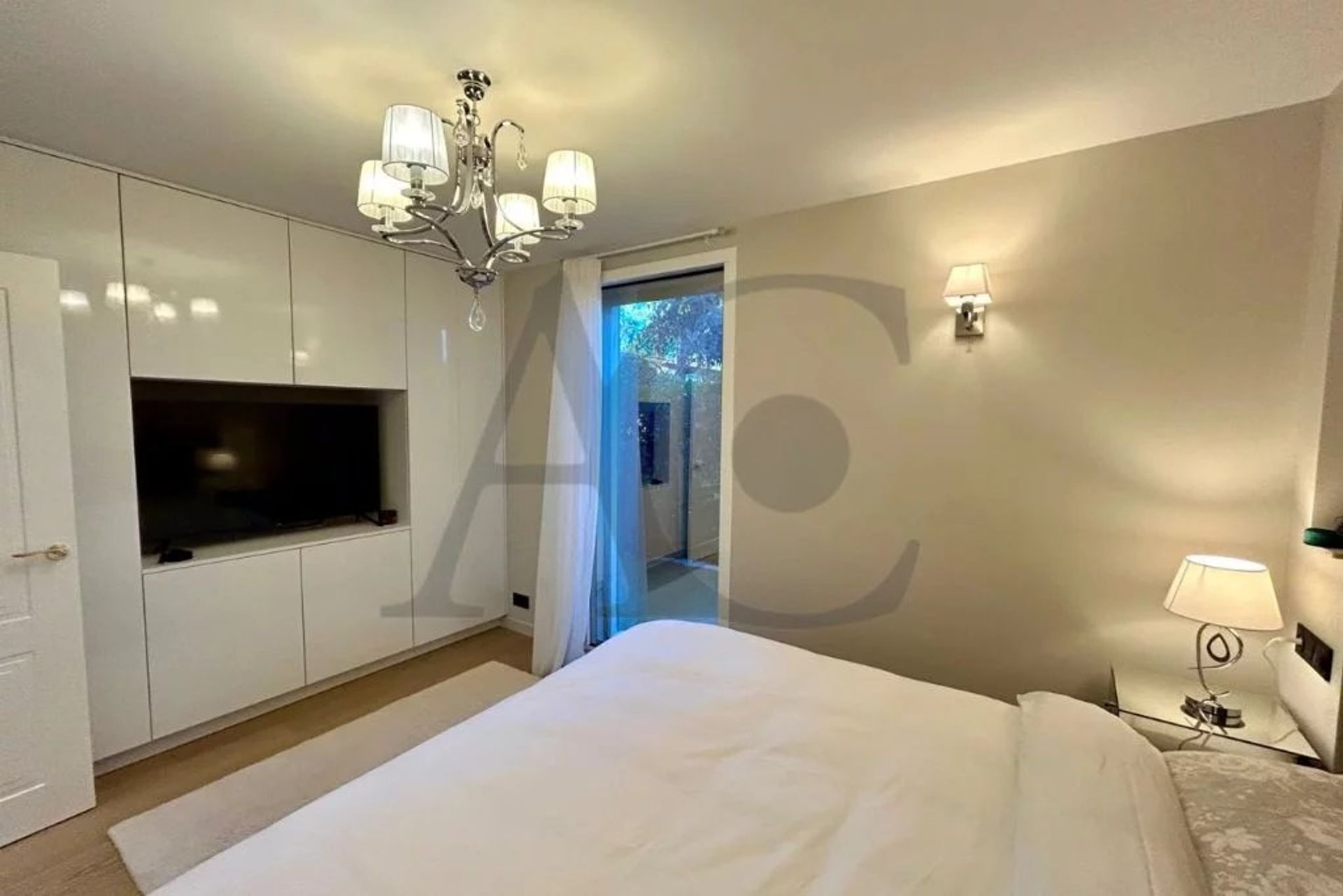 Condominium in Villeneuve-Loubet, Alpes-Maritimes 12803085