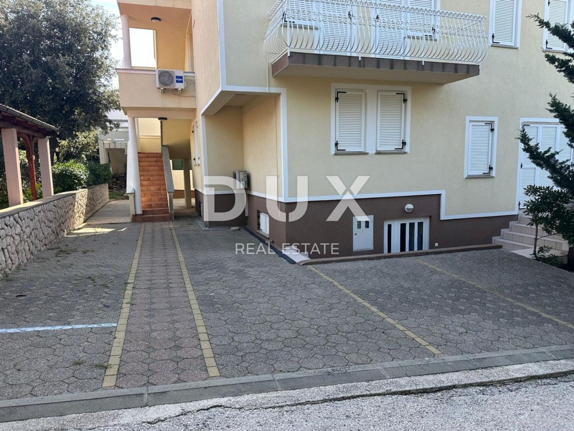 Condominium in Mandre, Zadar County 12803305