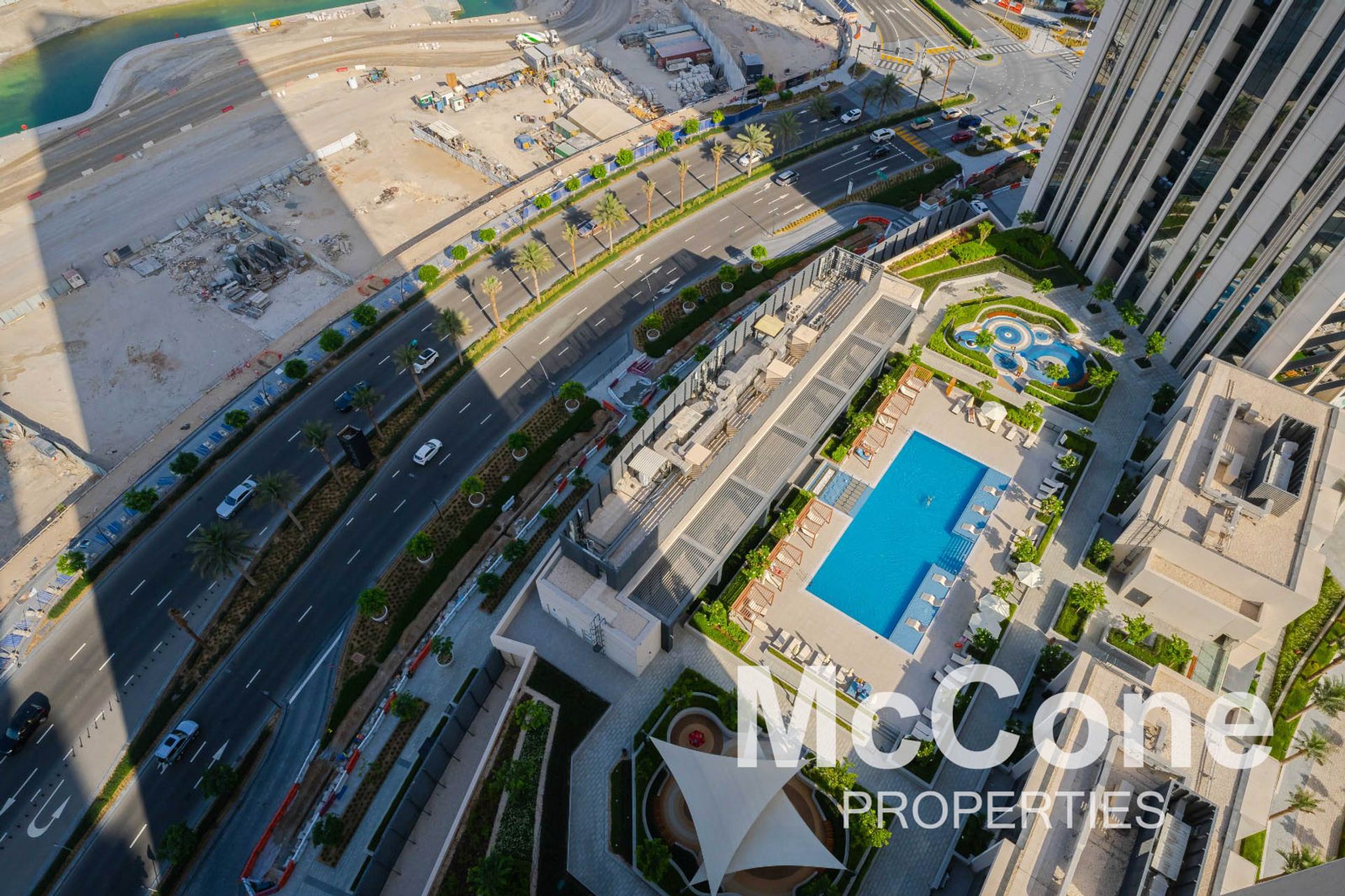 Condominium in Dubai, Dubai 12803365