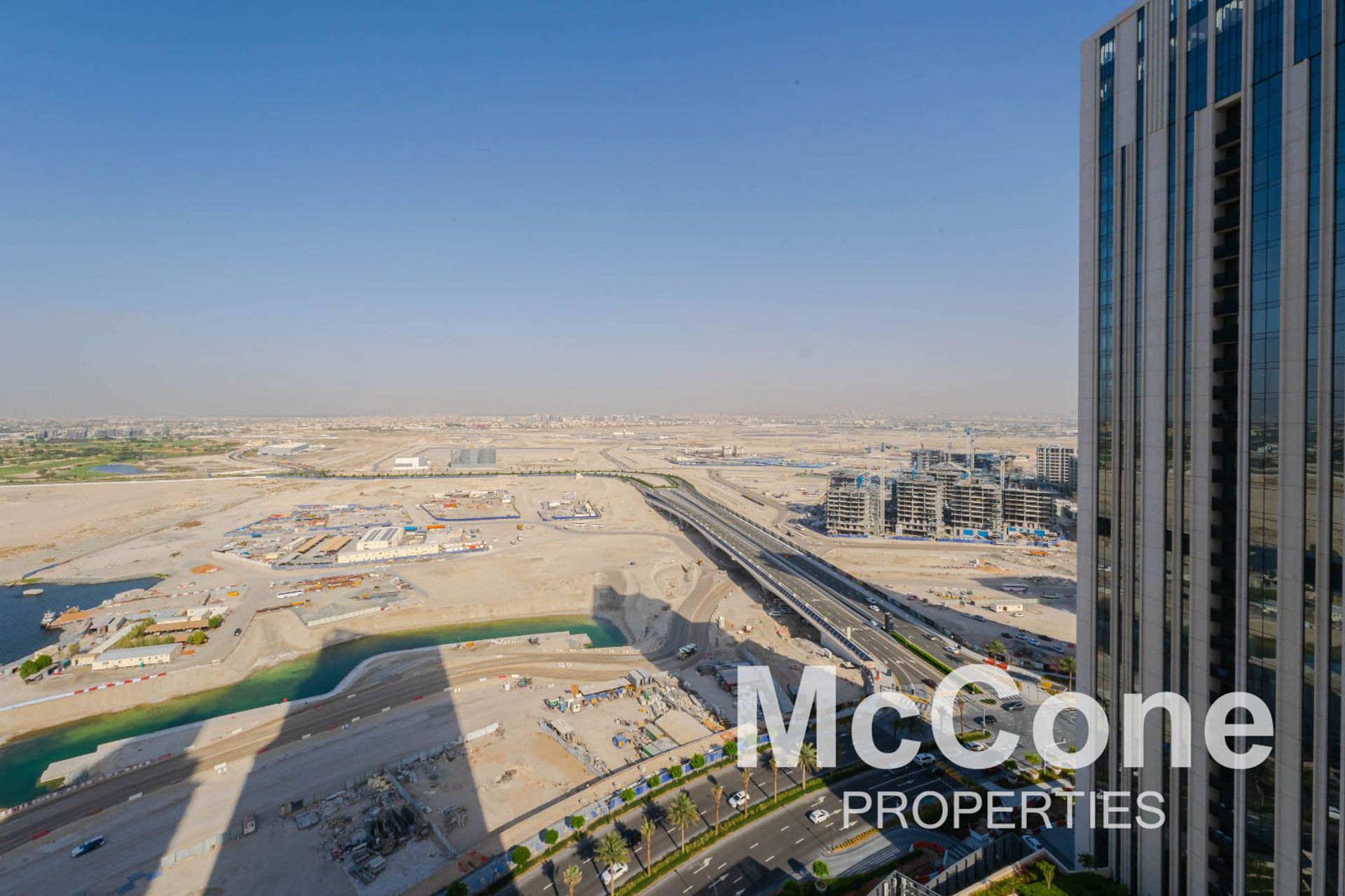 Condominium in Dubai, Dubai 12803365