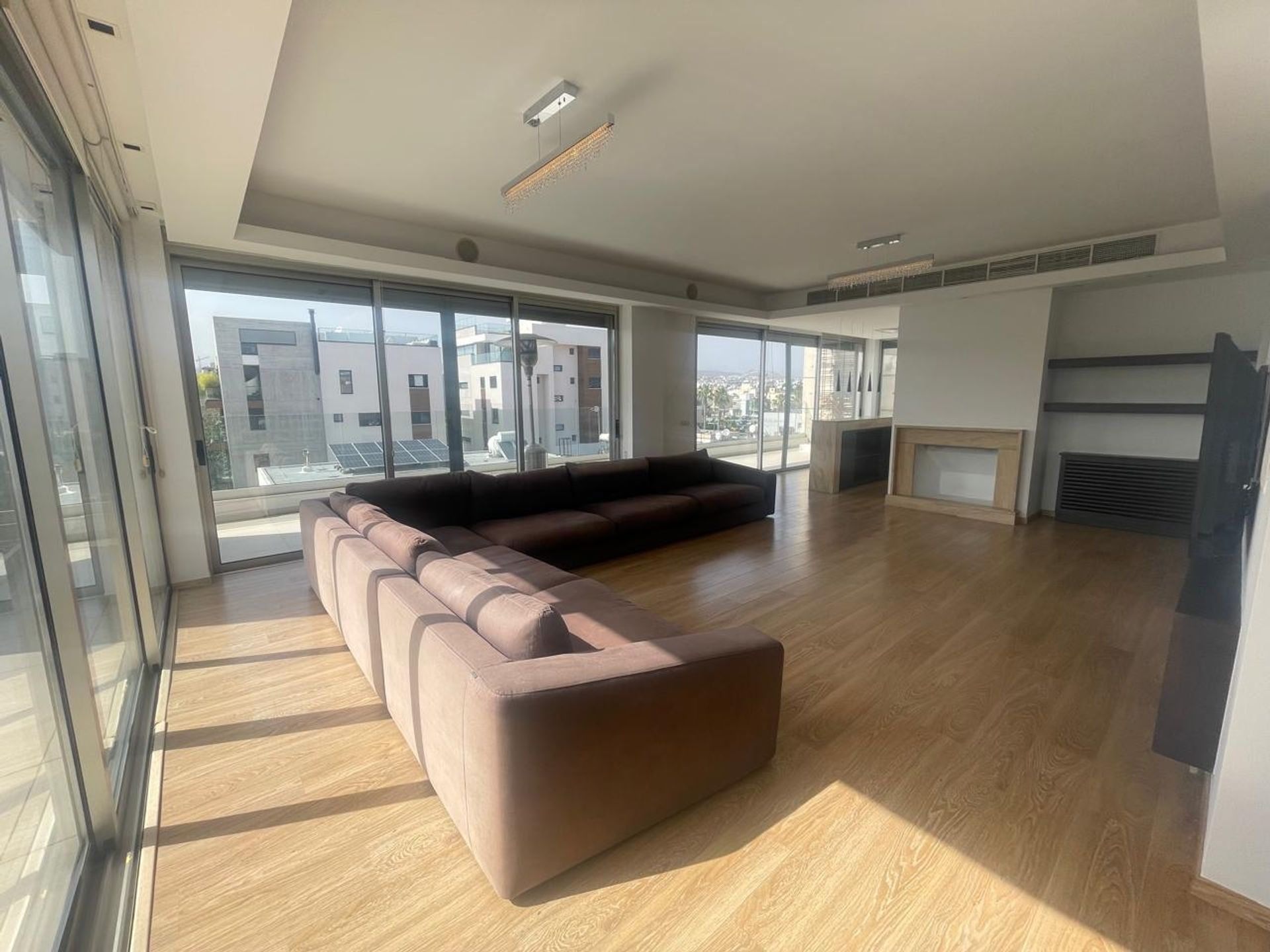 Condominium in Limassol, Lemesos 12803904