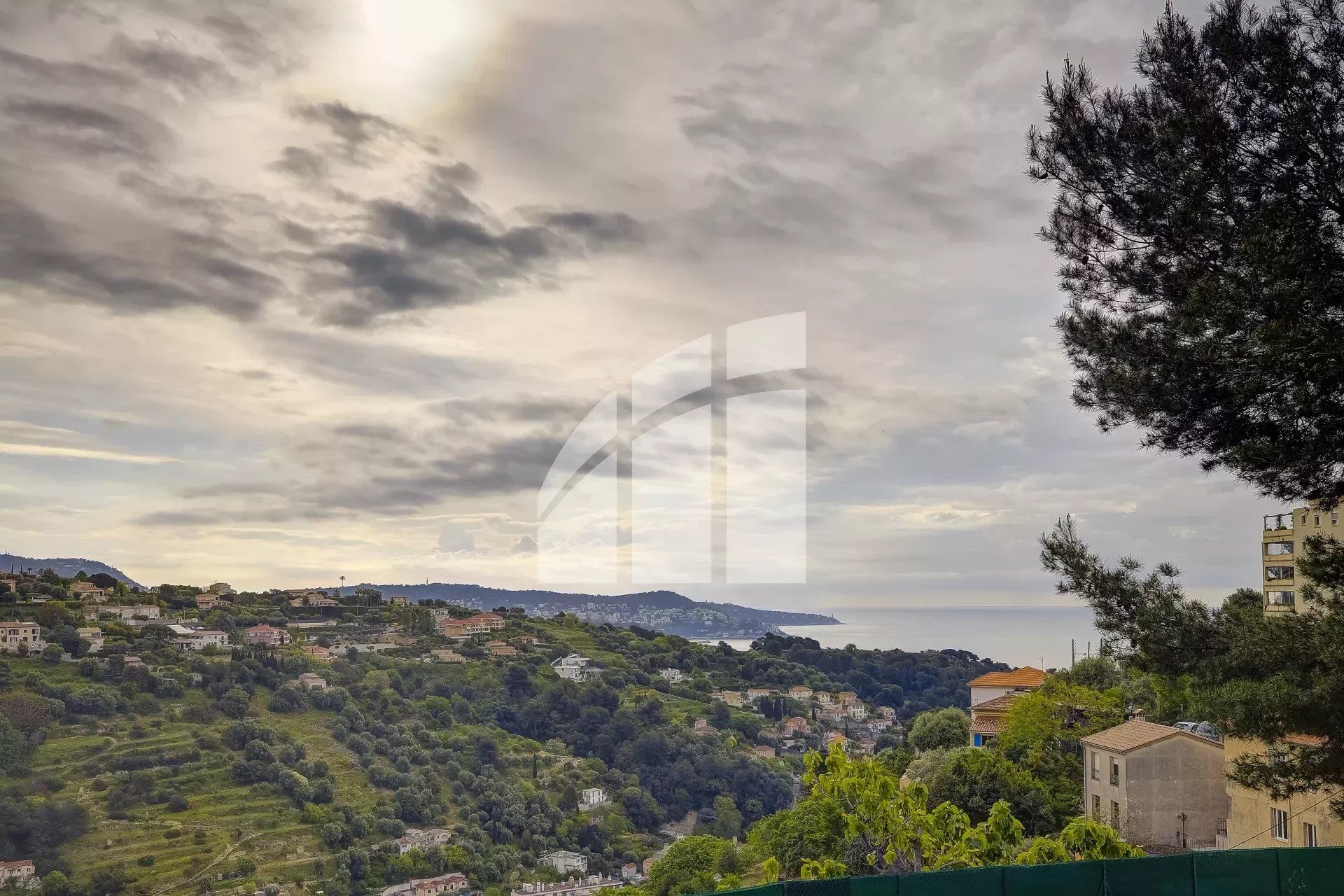 公寓 在 La Madeleine, Provence-Alpes-Cote d'Azur 12804200