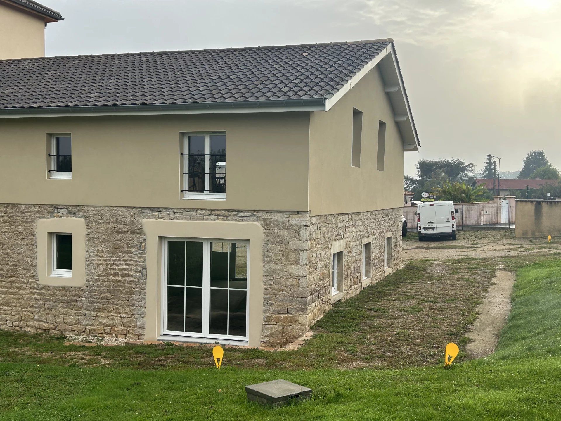 casa en La Chapelle-de-Guinchay, Bourgogne-Franche-Comte 12804213