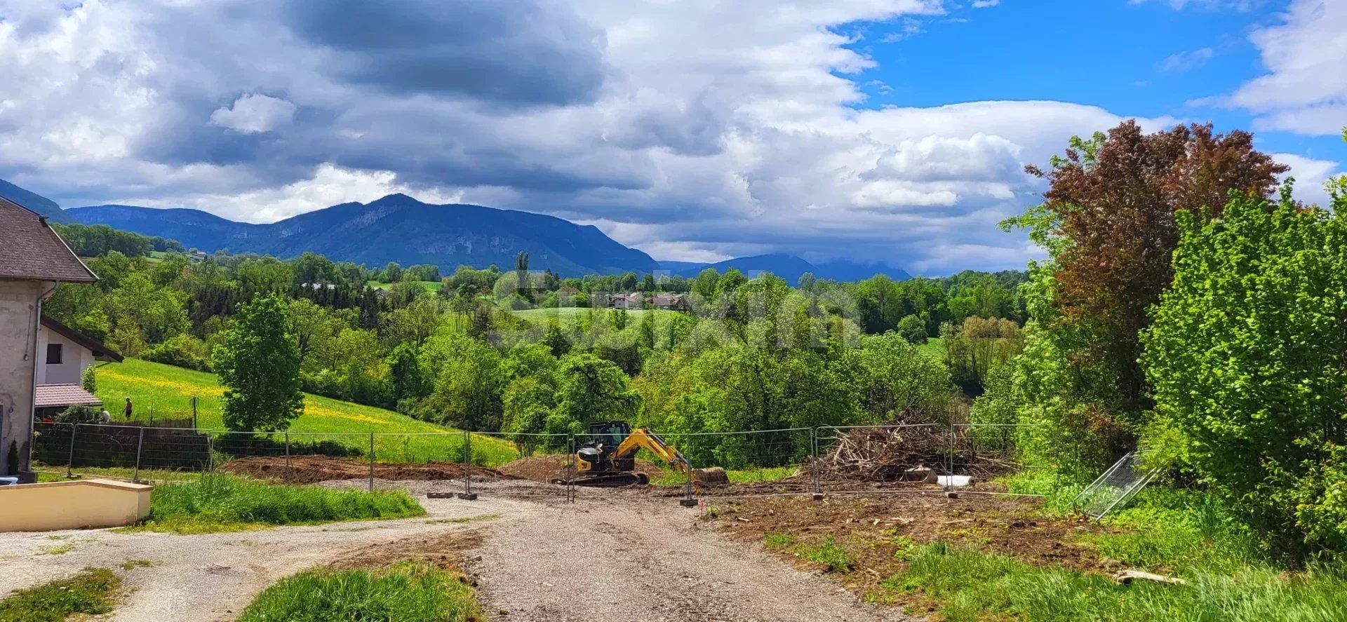 Land in Alby-sur-Cheran, Auvergne-Rhône-Alpes 12804237