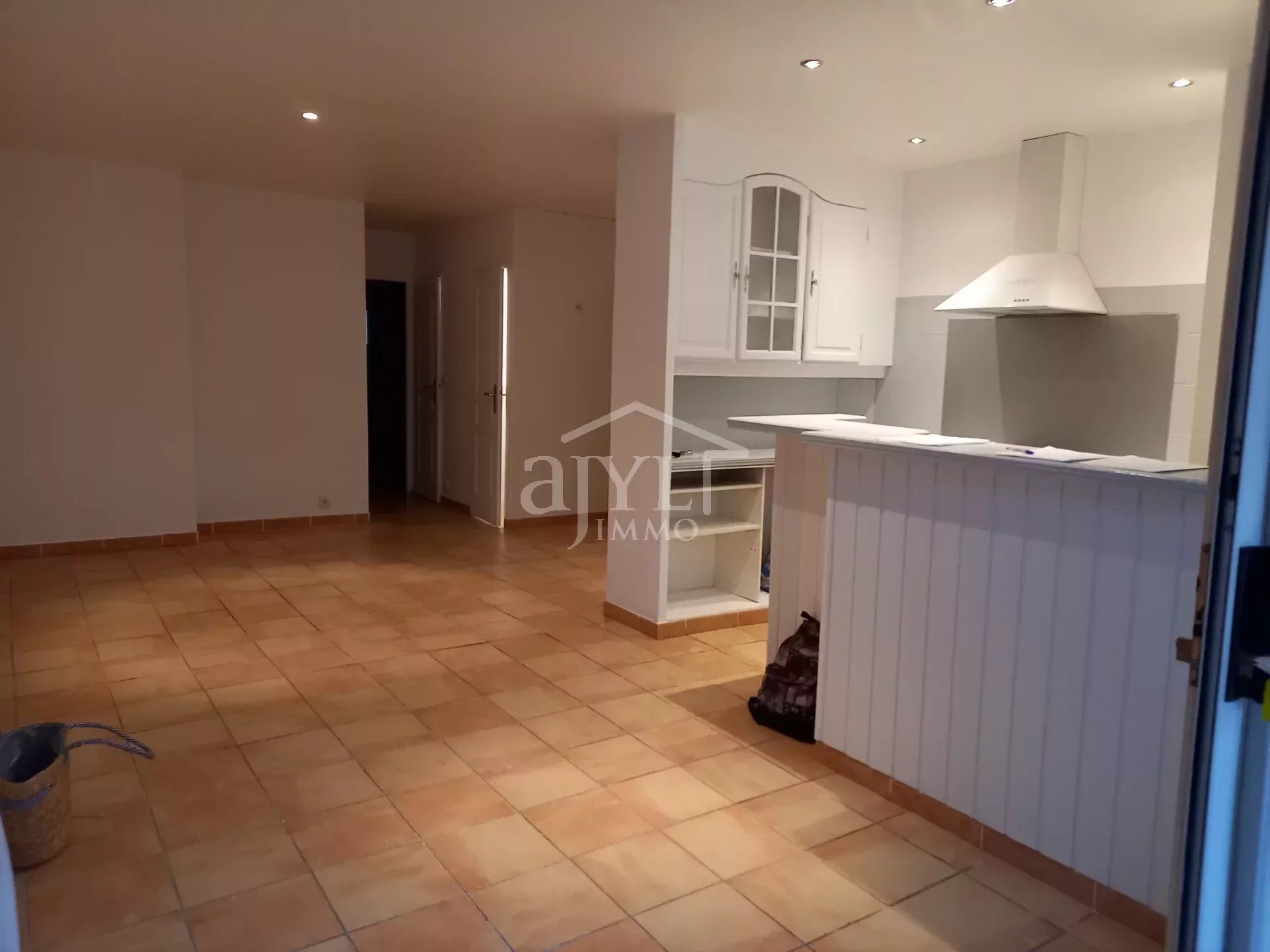 Condominium dans Saint Pierre, Provence-Alpes-Côte d'Azur 12804301