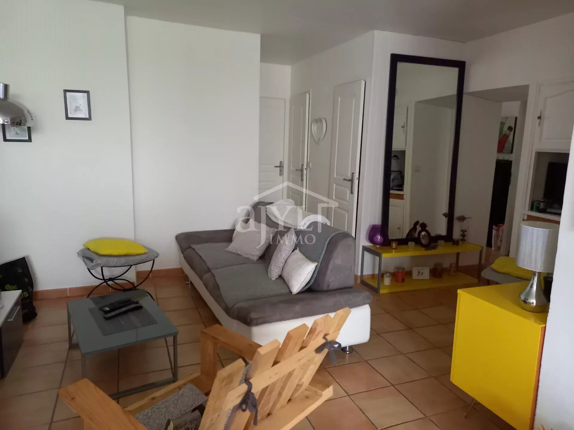 Condominium in Sint Pieter, Provence-Alpes-Côte d'Azur 12804301