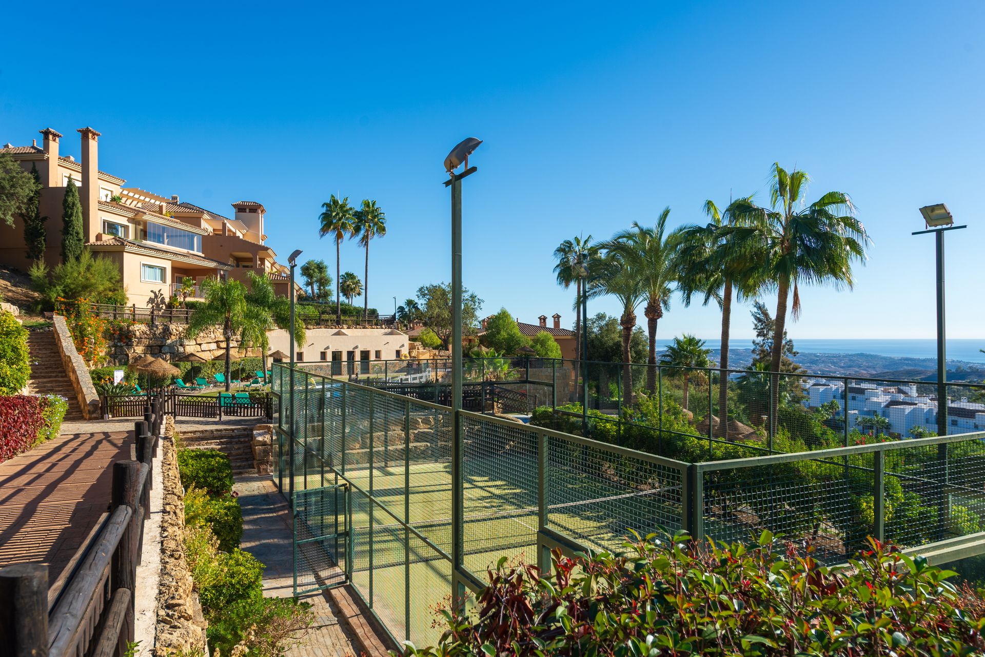 Condominium in Marbella, Andalucía 12804524