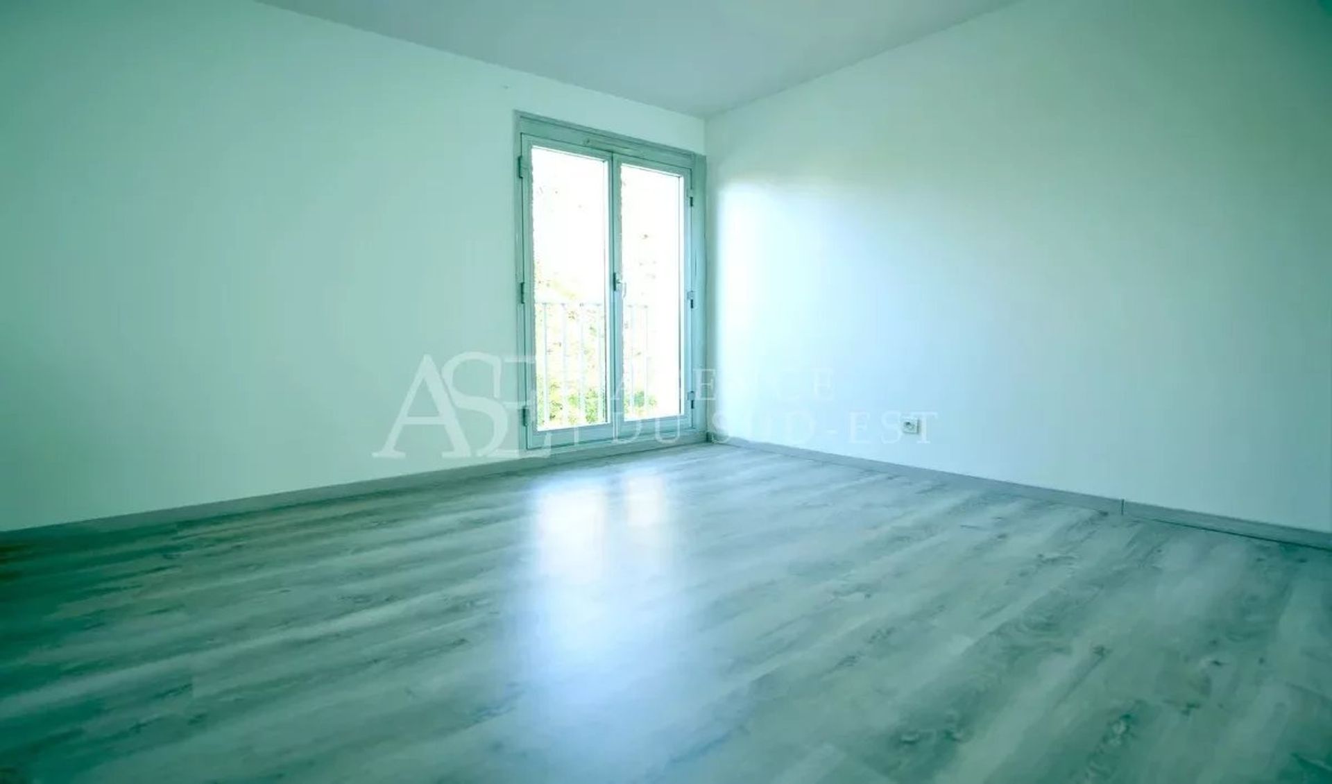 Condominium in Aix-en-Provence, Provence-Alpes-Cote d'Azur 12805194