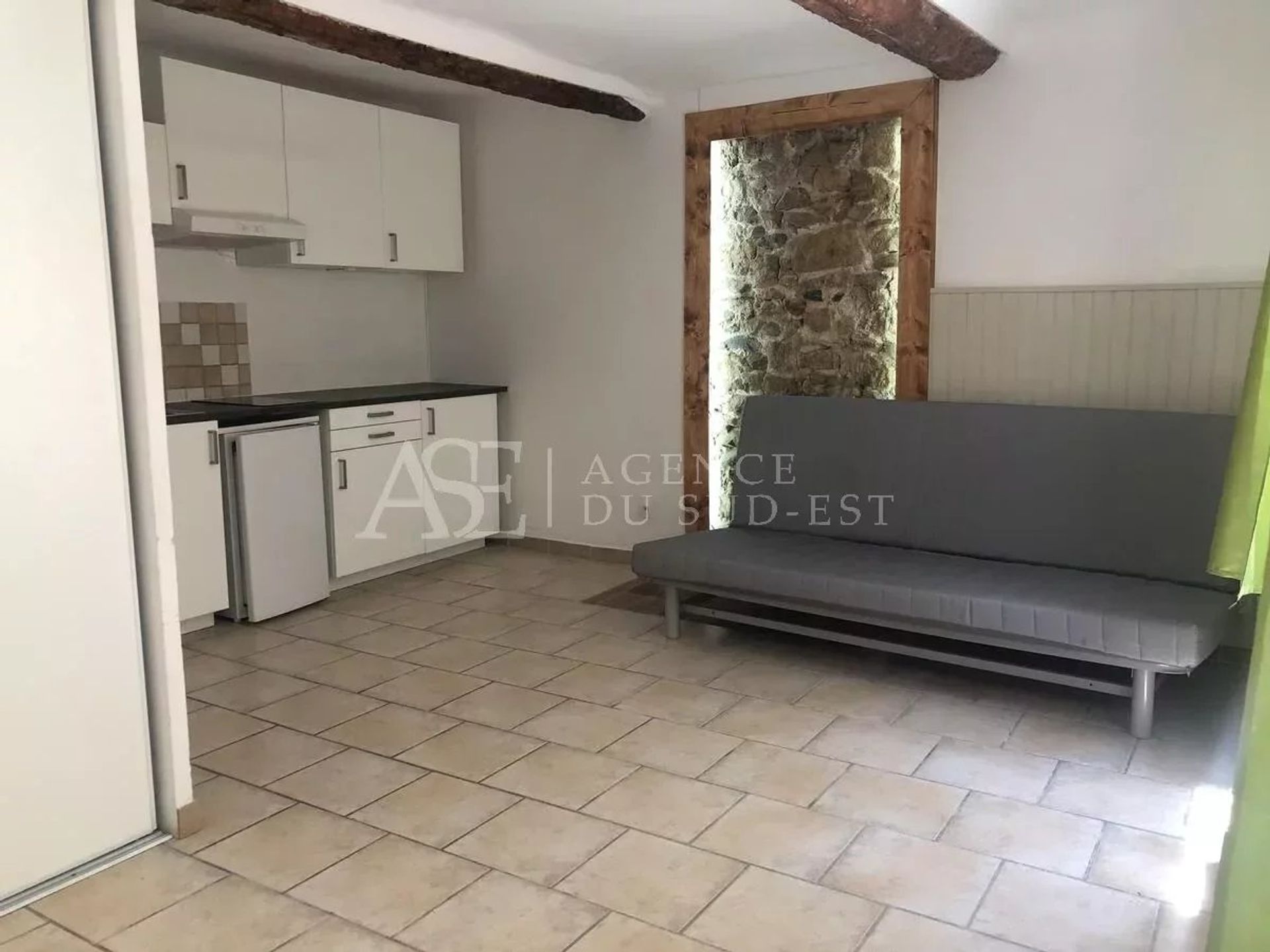 Condominium in Aix-en-Provence, Provence-Alpes-Cote d'Azur 12805196