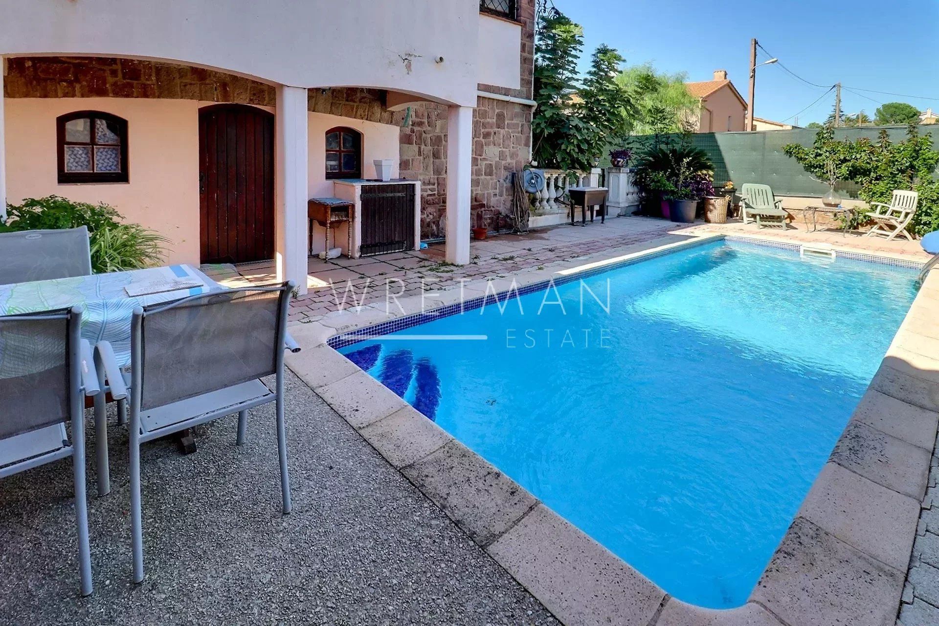 Hus i Roquebrune-sur-Argens, Var 12805955