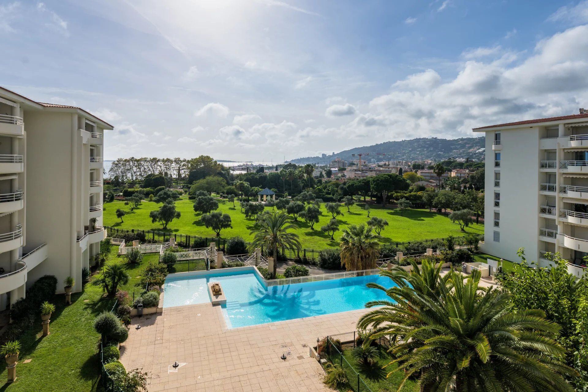 Condominio en Antibes, Alpes-Maritimes 12805958