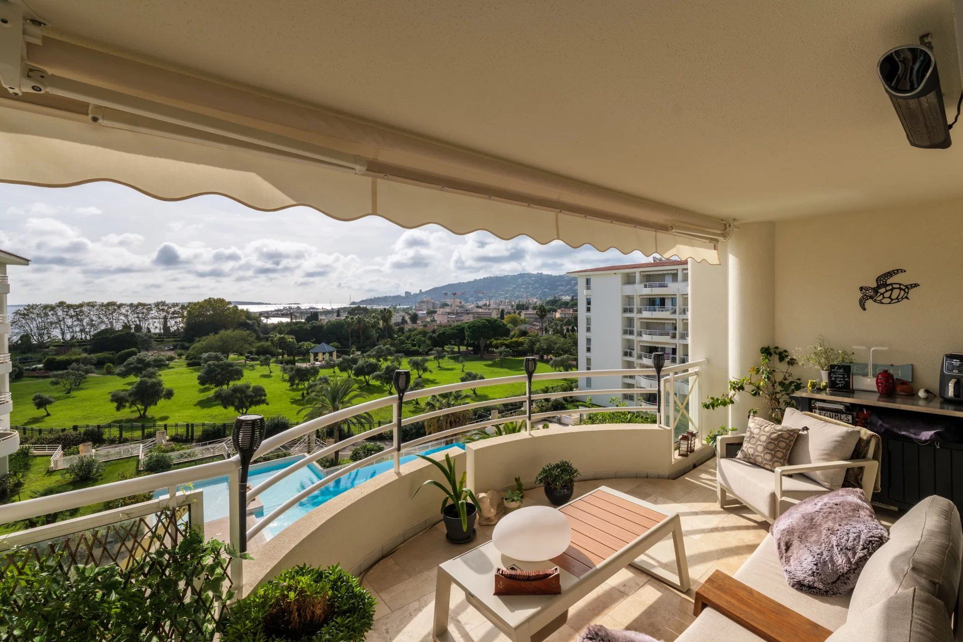 Condominio en Antibes, Alpes-Maritimes 12805958